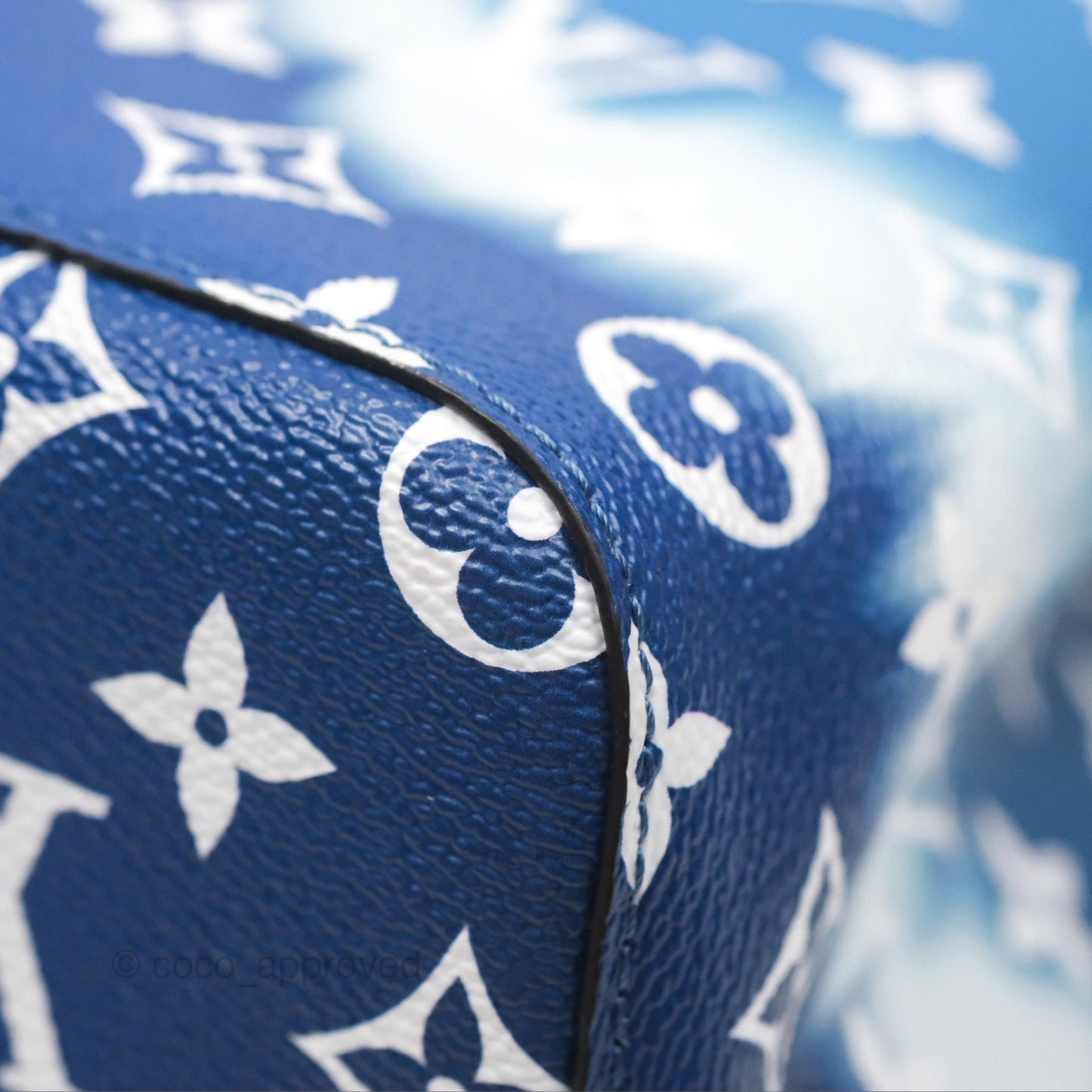 Louis Vuitton Escale Néonoé MM Monogram Blue