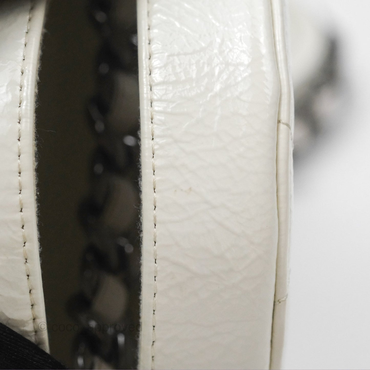 Chanel 19 Round Clutch With Chain White Glazed Calfskin Mixed Hardware