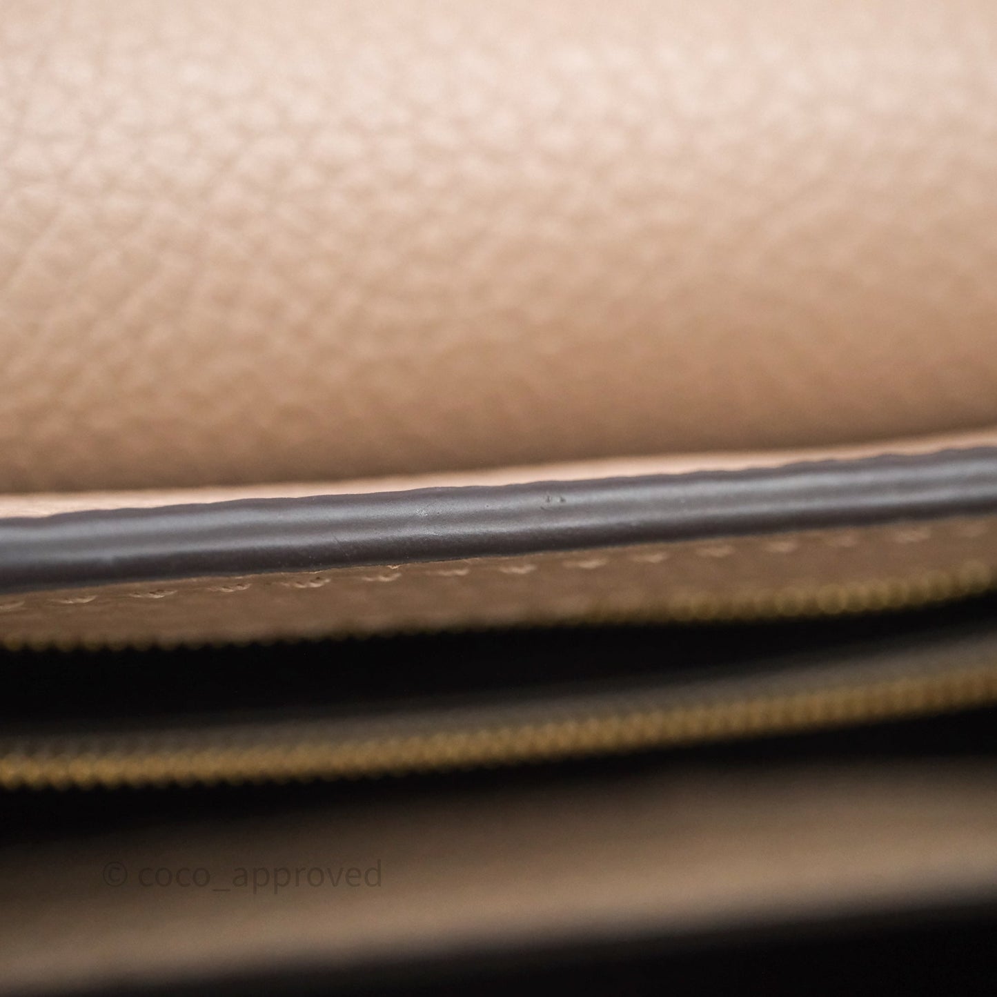 Louis Vuitton Taurillon Capucines BB Galet