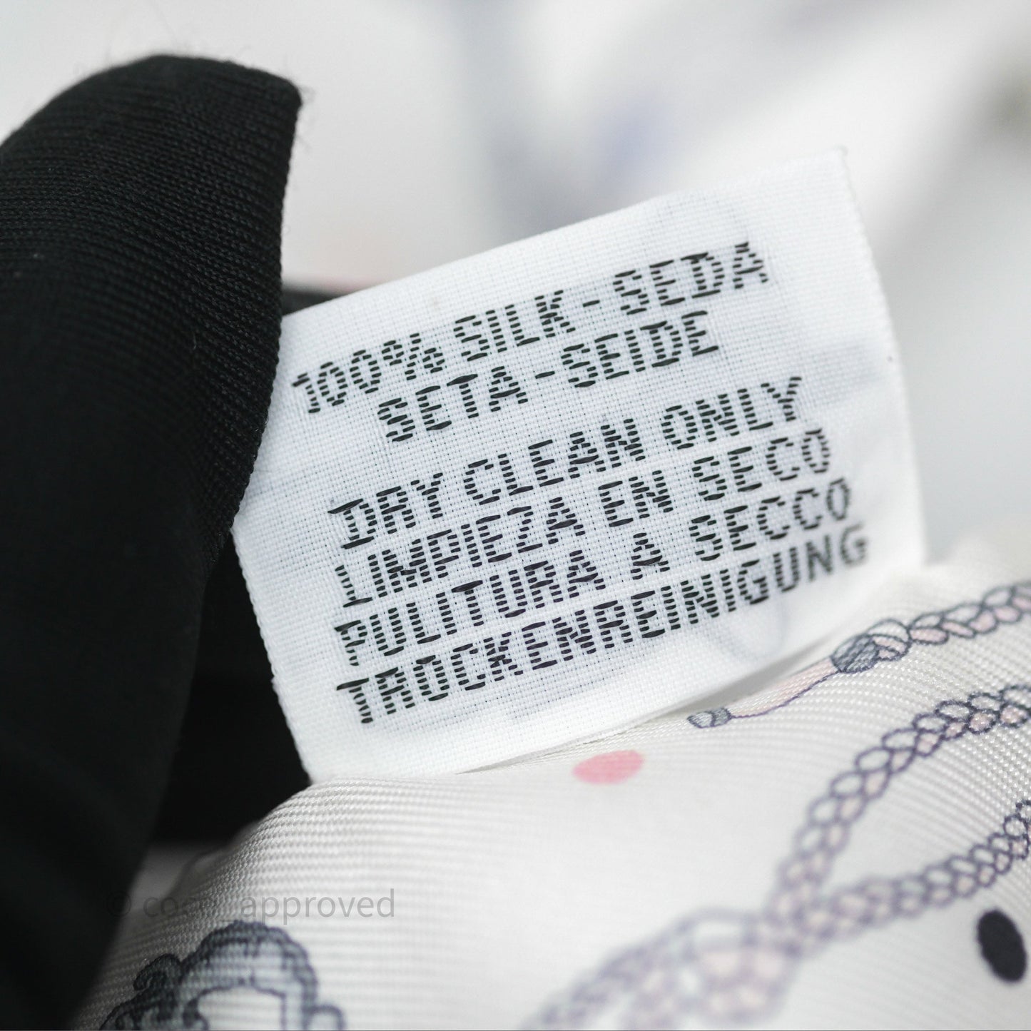 Hermès Les Cles A Pois Silk Twilly