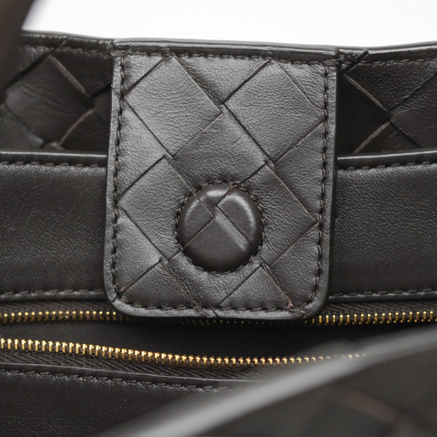 Bottega Veneta Medium Andiamo Bag Fondant Brown Intrecciato Lambskin