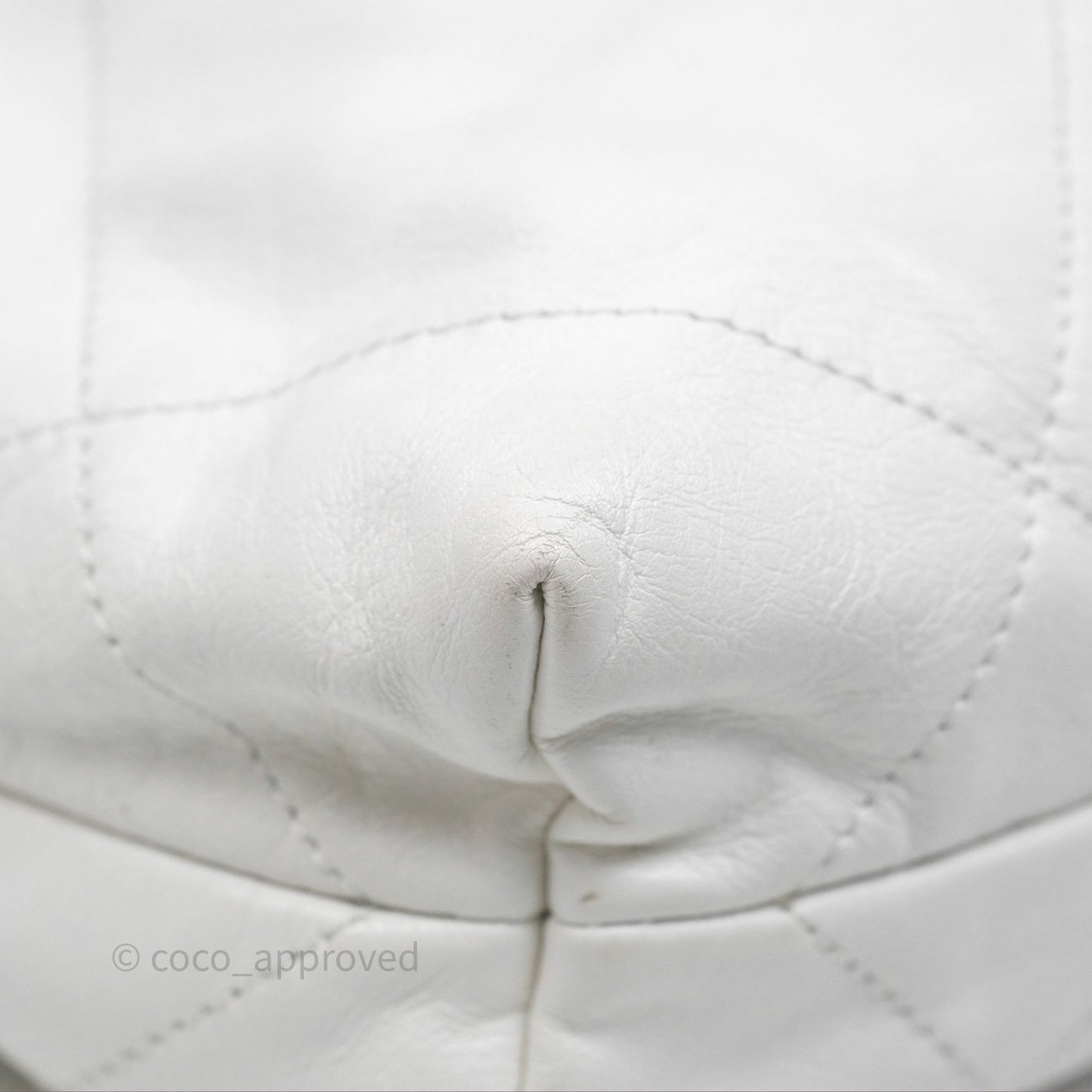 Chanel 22 Small White Shiny Calfskin Aged Gold Hardware