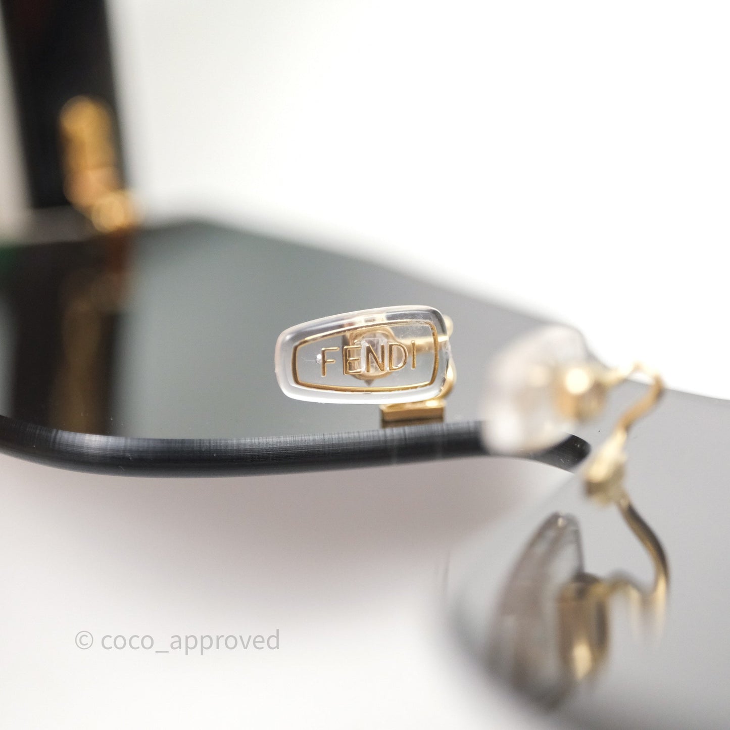 Fendi Fendi Logo Black Sunglasses Gold Tone