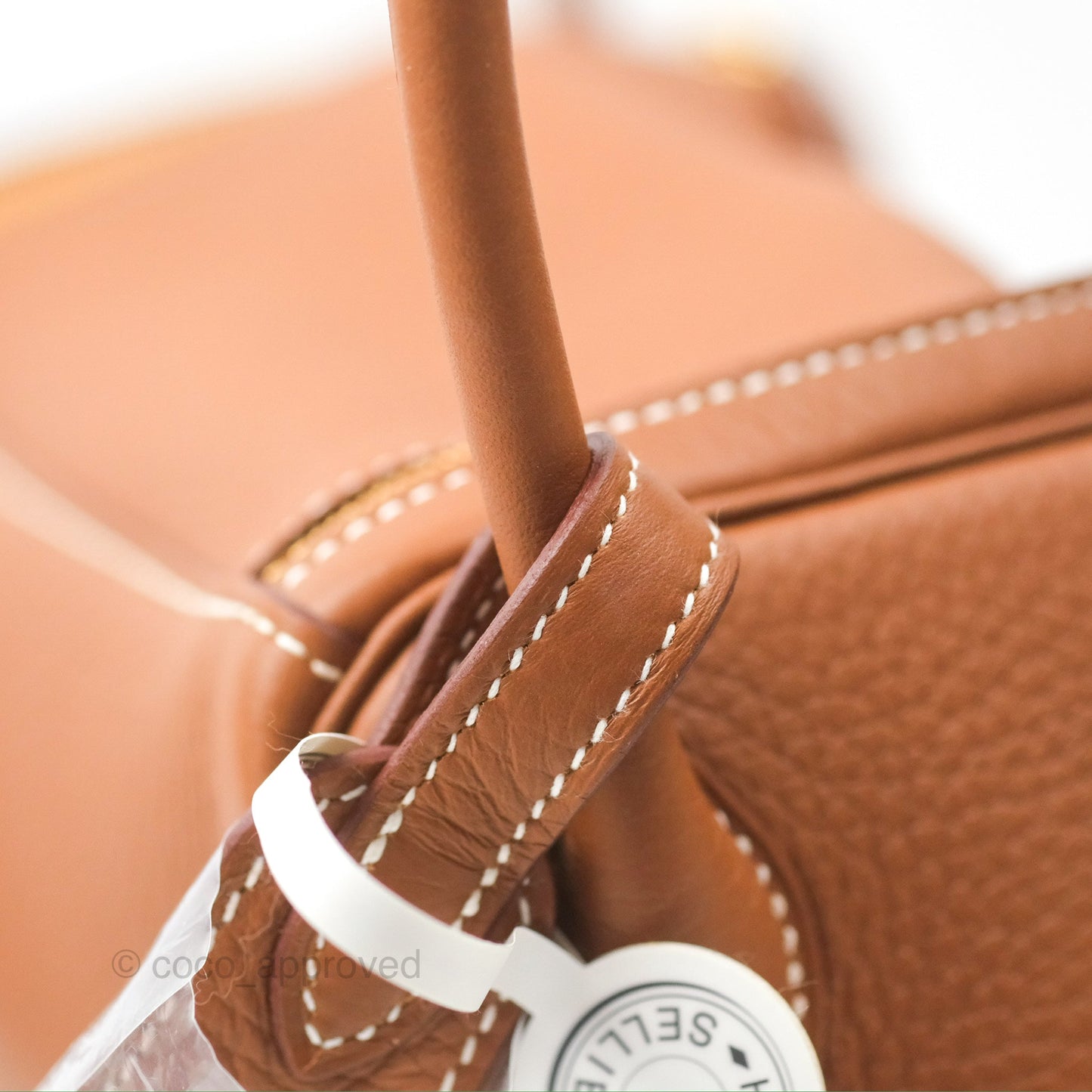Hermès Lindy 26 Gold Taurillon Clemence Gold Hardware