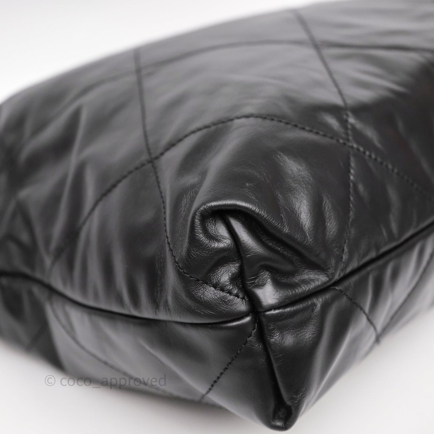 Chanel 22 Medium Black Crumpled Calfskin Aged Gold Hardware
