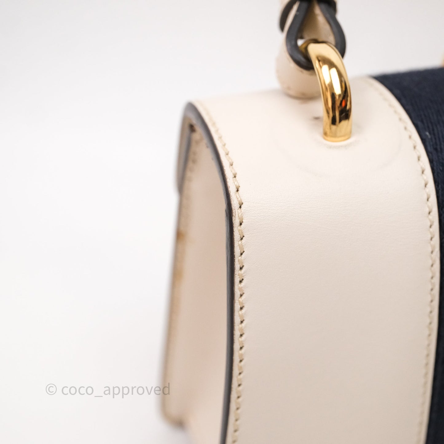 Gucci Mini Sylvie Top Handle White Calfskin Shoulder Bag⁣ ⁣⁣⁣⁣⁣⁣⁣⁣⁣⁣⁣⁣⁣⁣⁣⁣With Strap