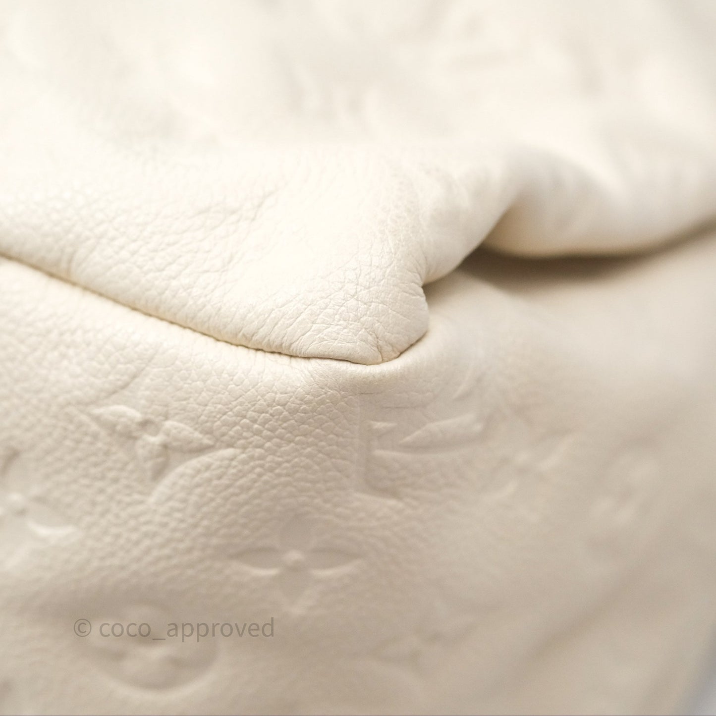 Louis Vuitton Artsy Monogram Empreinte MM Ivory