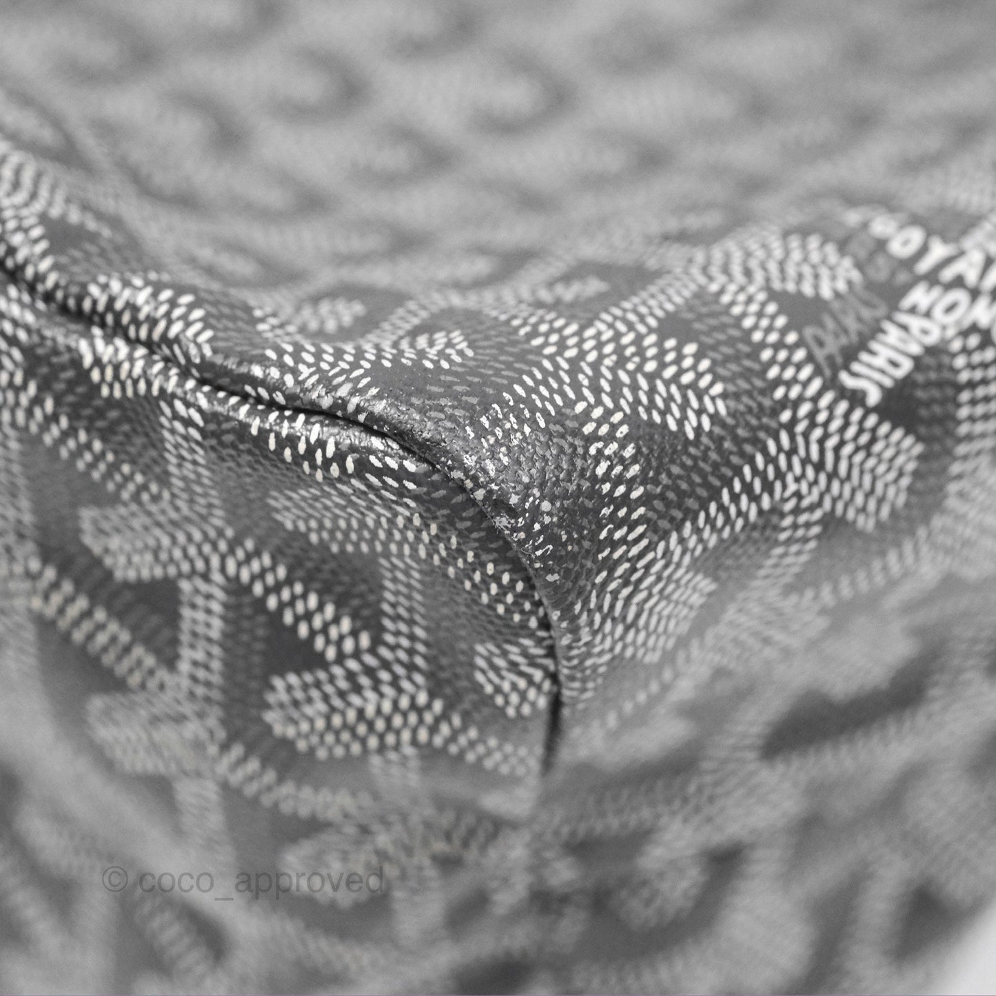 Goyard St Louis Tote PM ⁣⁣⁣⁣⁣⁣⁣⁣⁣⁣⁣⁣⁣⁣⁣⁣⁣⁣⁣⁣Grey