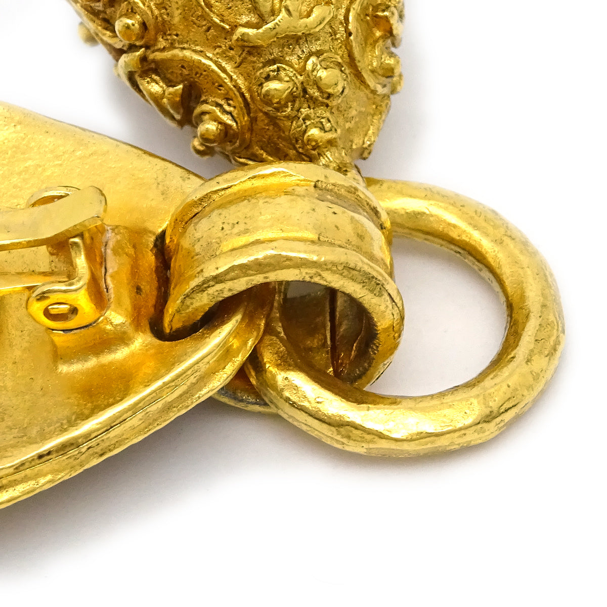 Luxury Chanel 1994 Filigree Earrings Clip-On Gold