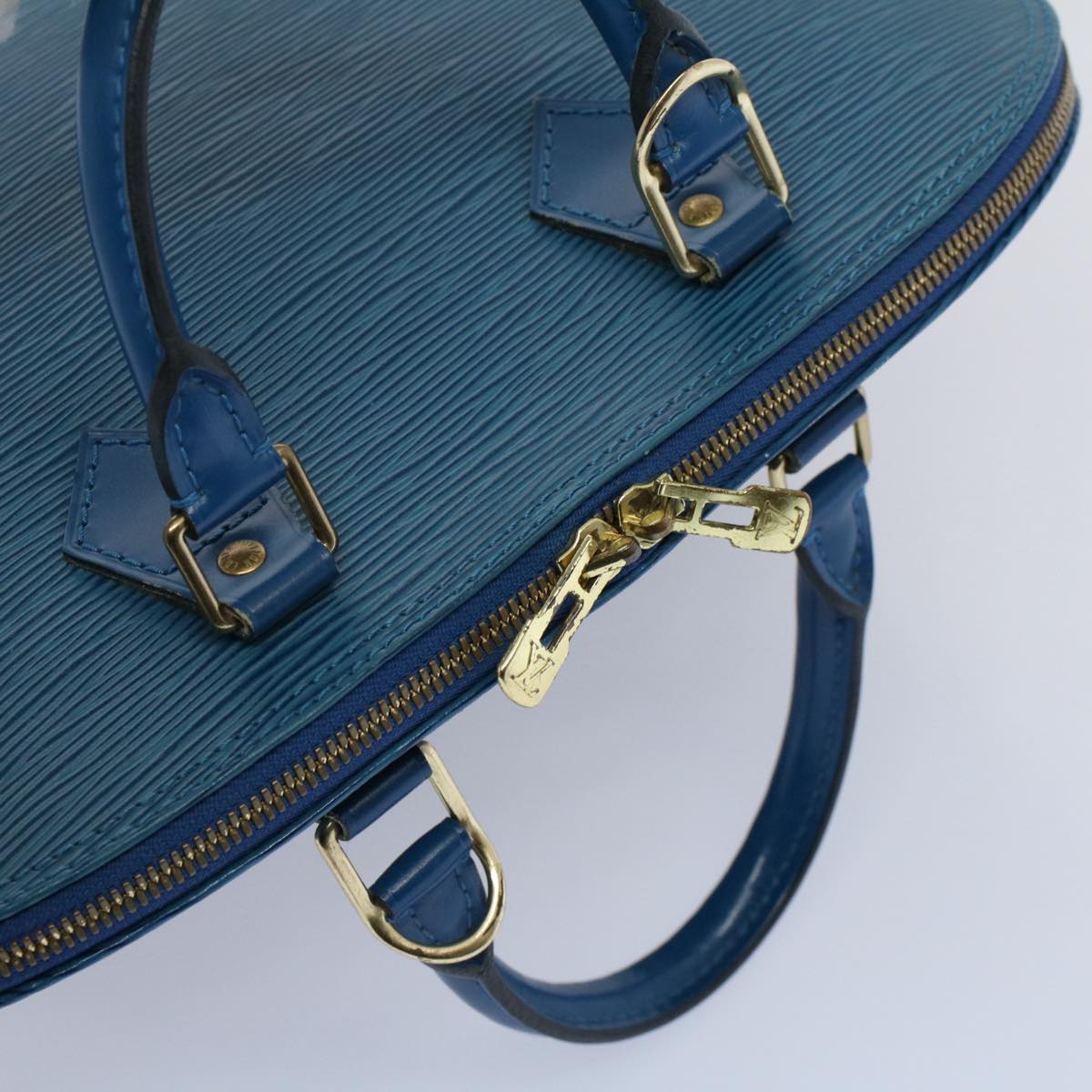 Louis Vuitton Alma  Leather Handbag ()