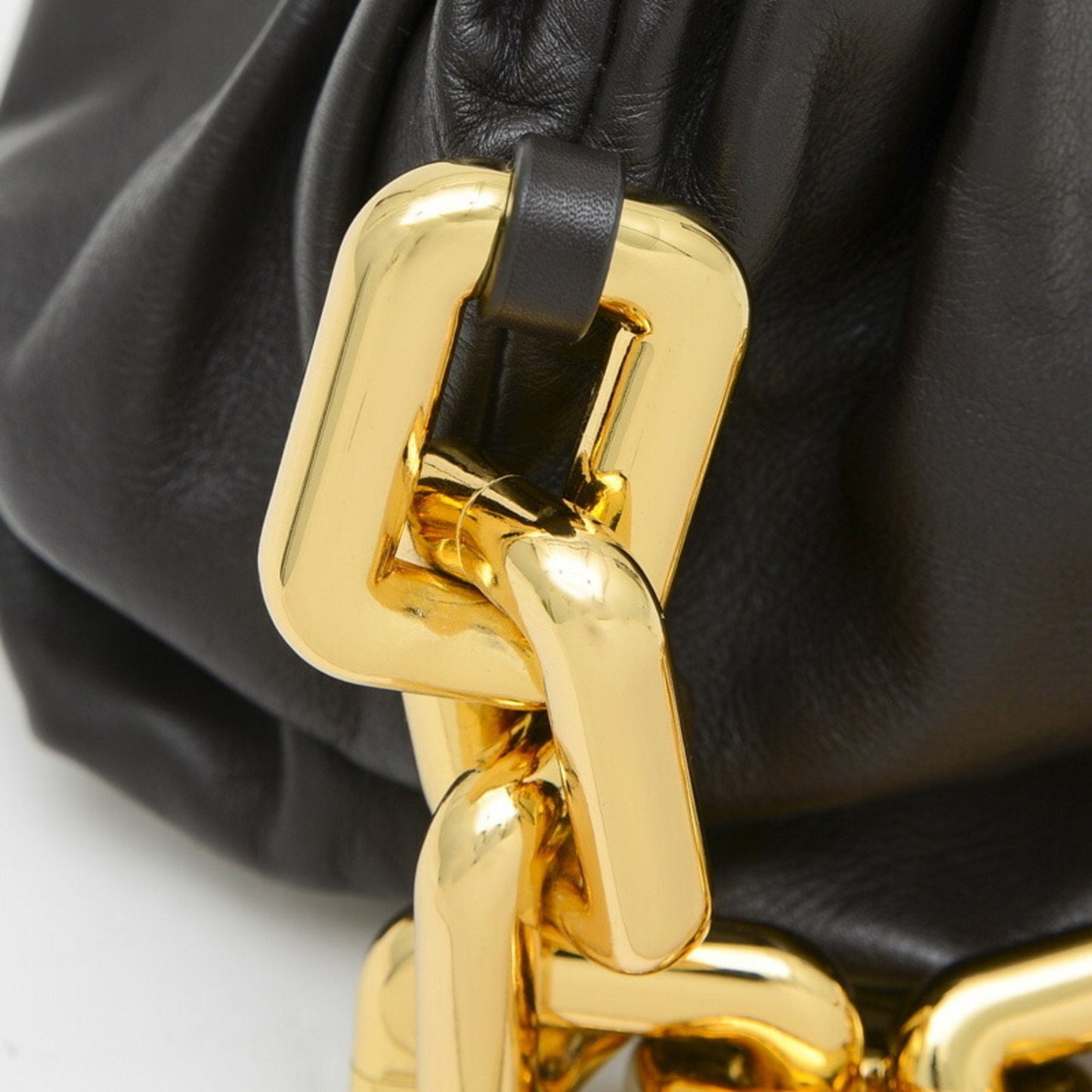 Luxury Bottega Veneta  Leather Pouch Shoulder Bag ()