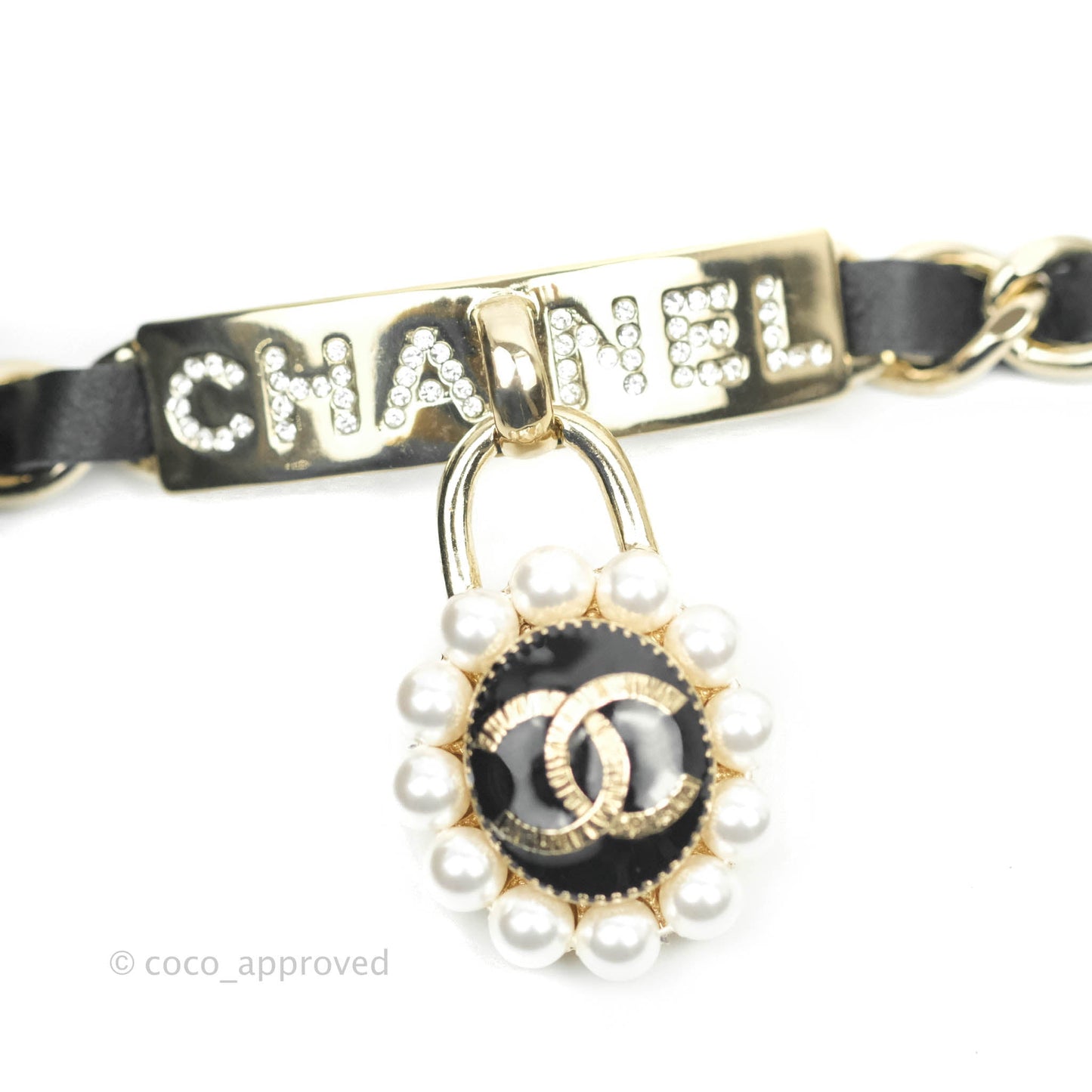 Chanel Crystal Nameplate Pearl CC Pendant Choker Gold Tone 21A
