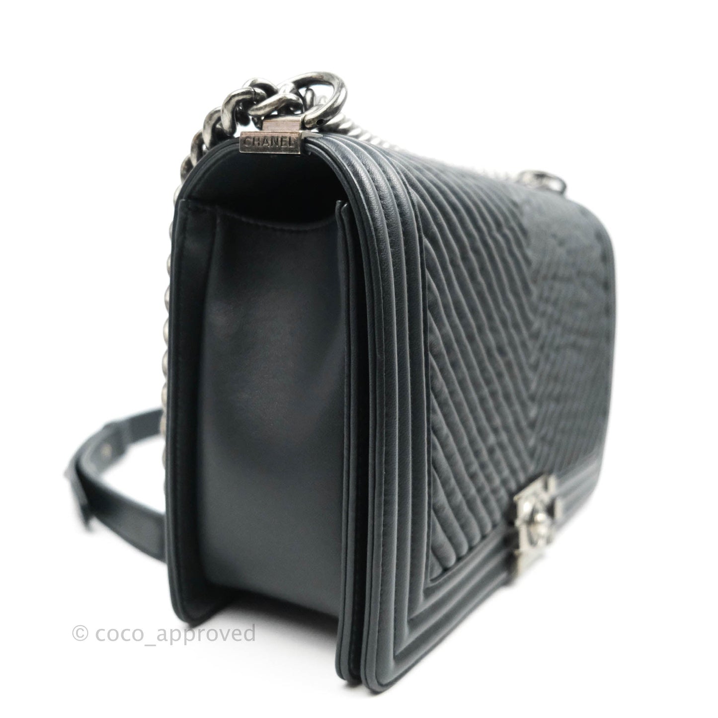 Chanel New Medium Chevron Boy Bag Navy Crumpled Calfskin Ruthenium Hardware