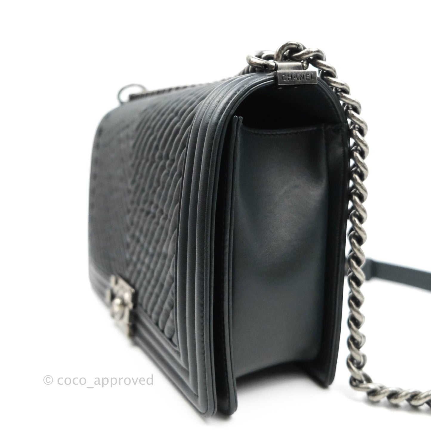 Chanel New Medium Chevron Boy Bag Navy Crumpled Calfskin Ruthenium Hardware