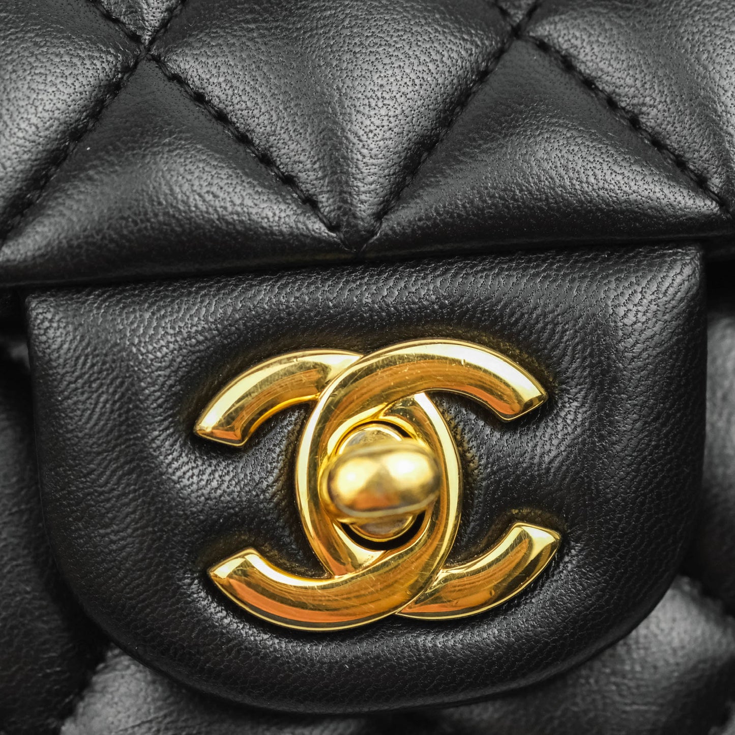 Chanel Classic M/L Medium Double Flap Black Lambskin Gold Hardware