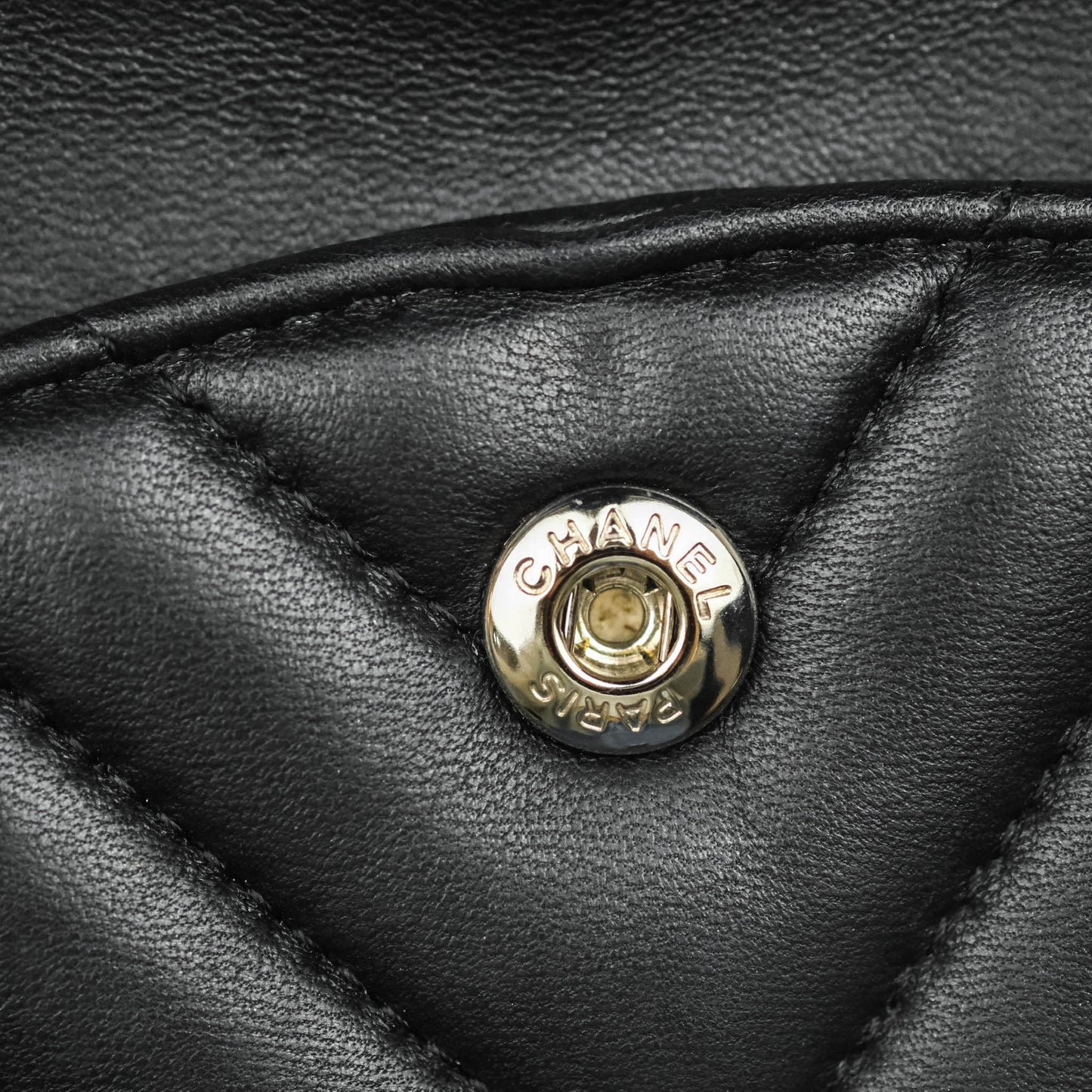 Chanel Classic Chevron M/L Medium Double Flap So Black Lambskin