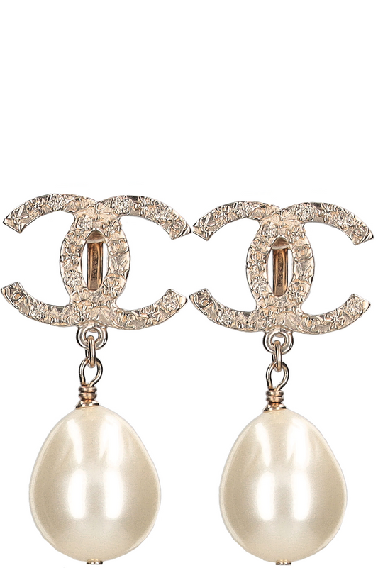CHANEL Pearl Drop Earclips 12A