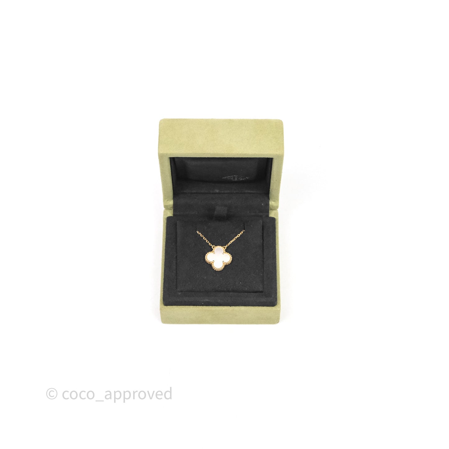 Van Cleef & Arpels Vintage Alhambra Pendant White Mother-of-pearl Yellow Gold