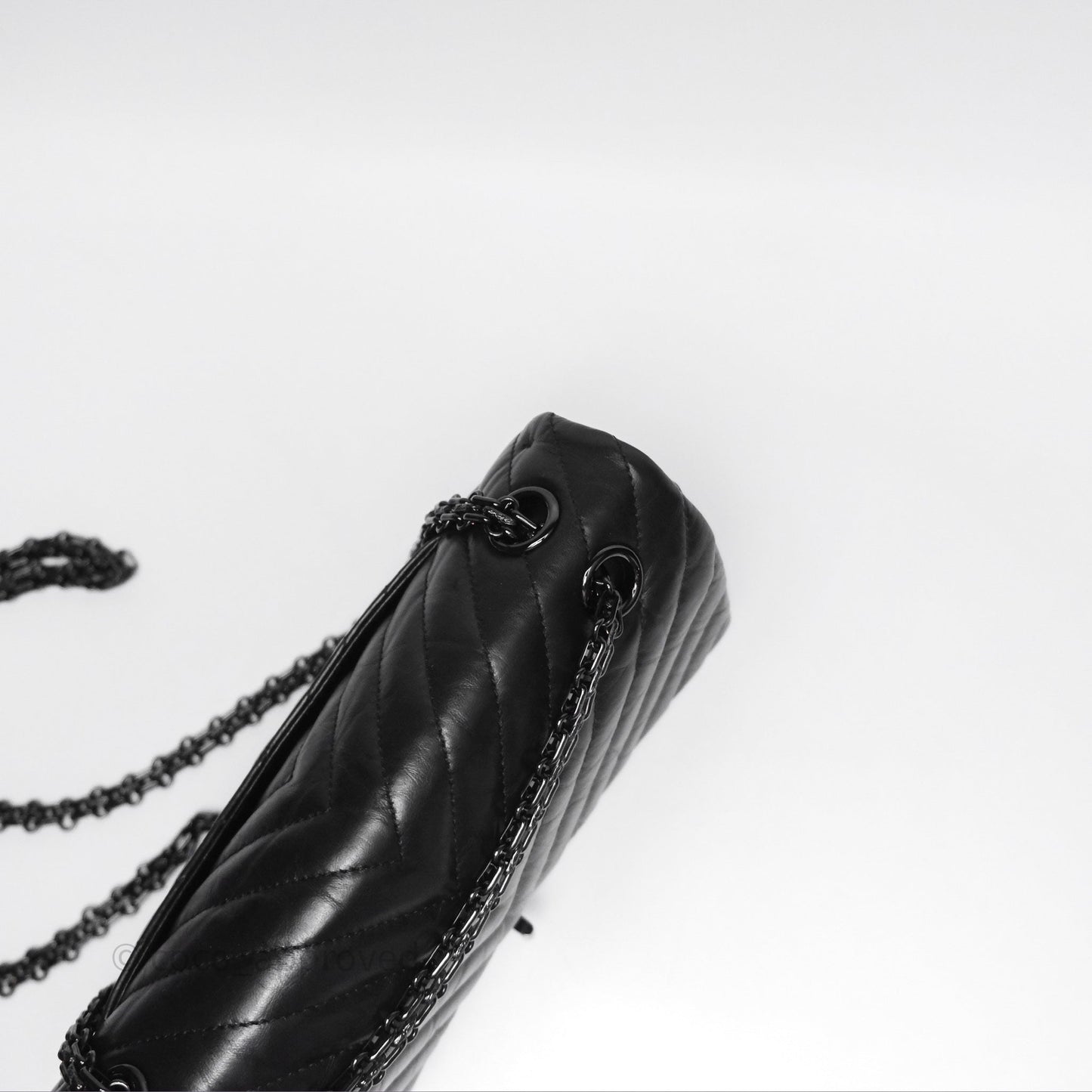 Chanel Reissue 225 Chevron Aged Calfskin So Black