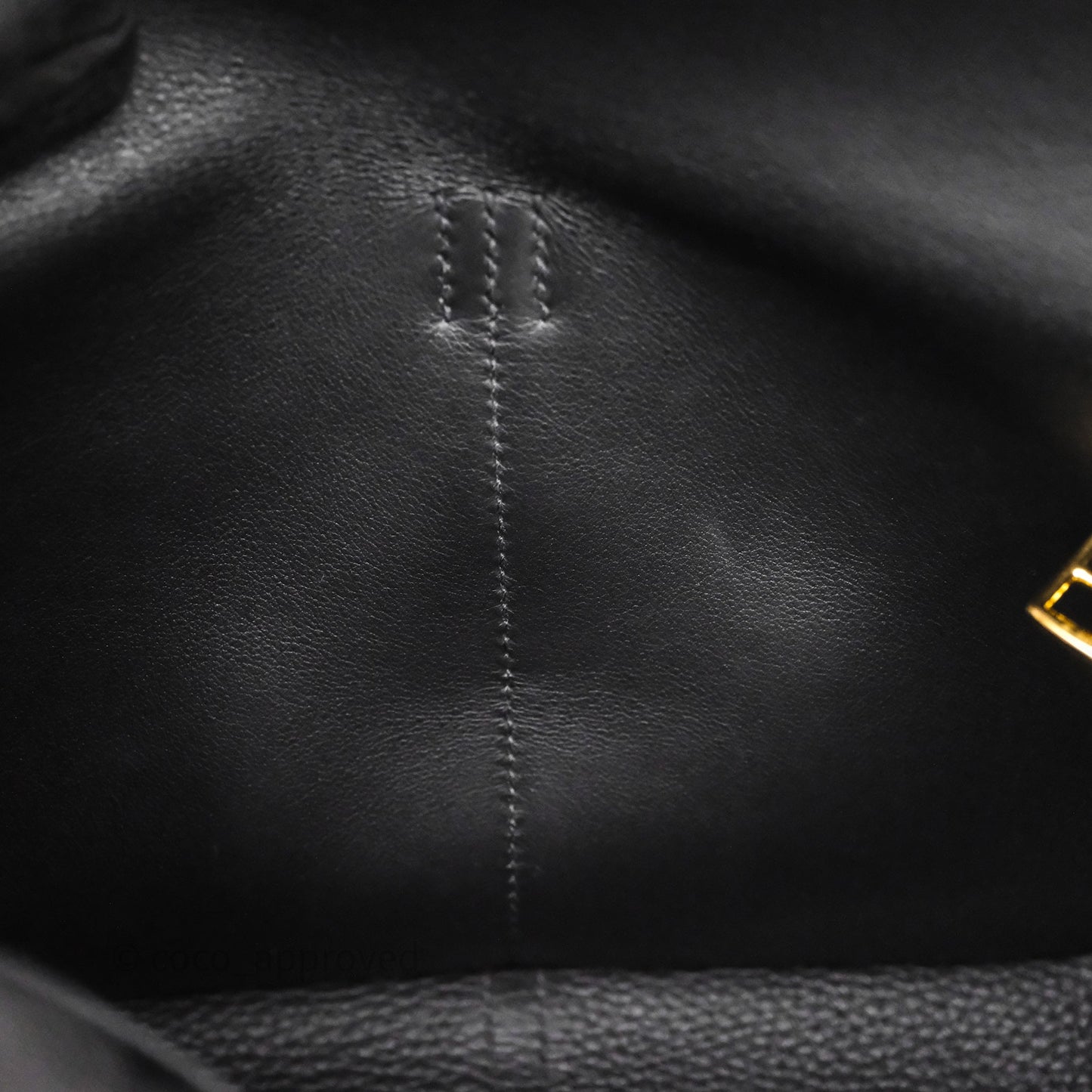 Hermès Halzan 25 Taurillon Clemence 89 Noir Gold Hardware