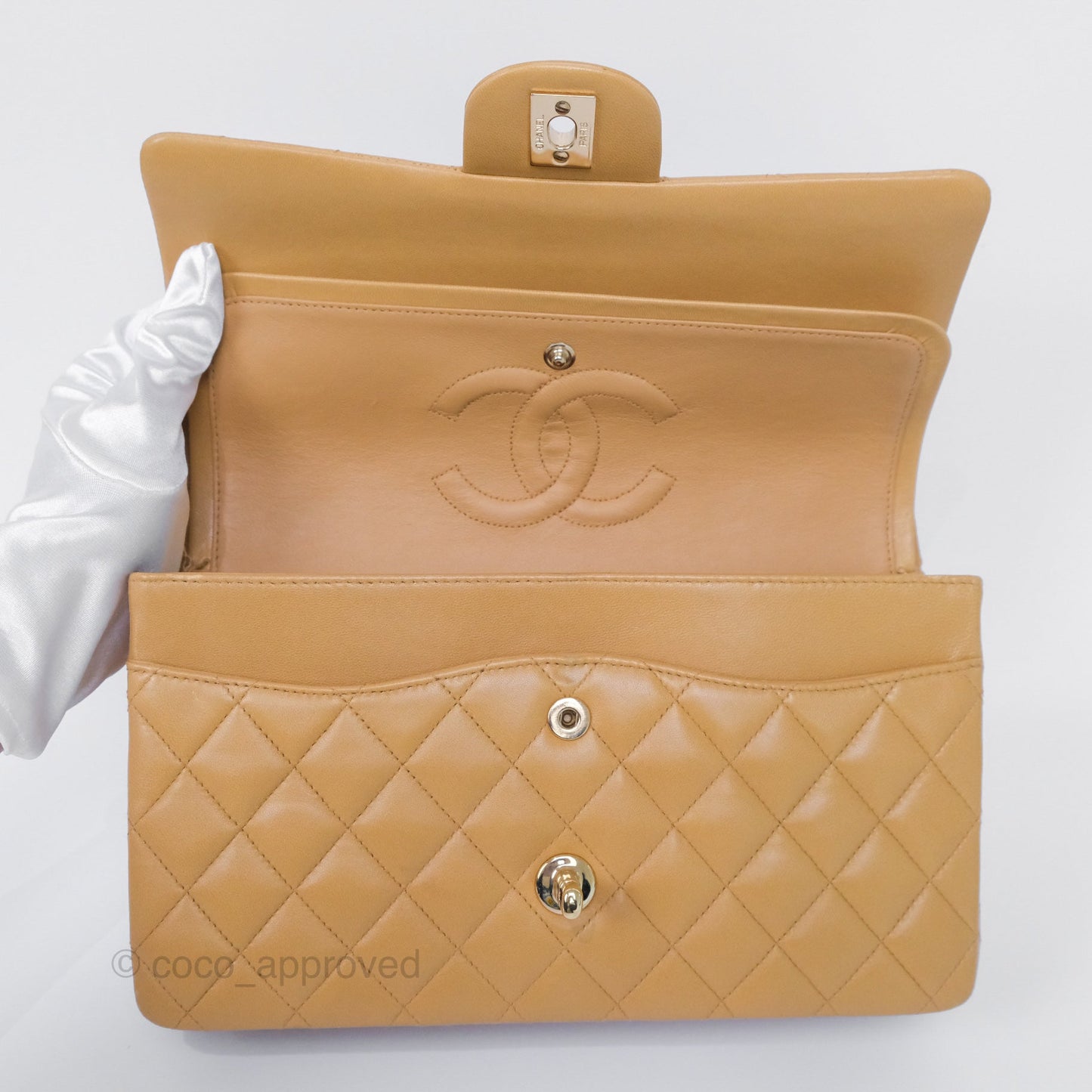 Chanel Classic M/L Medium Flap Quilted Beige Lambskin 24K Gold Hardware
