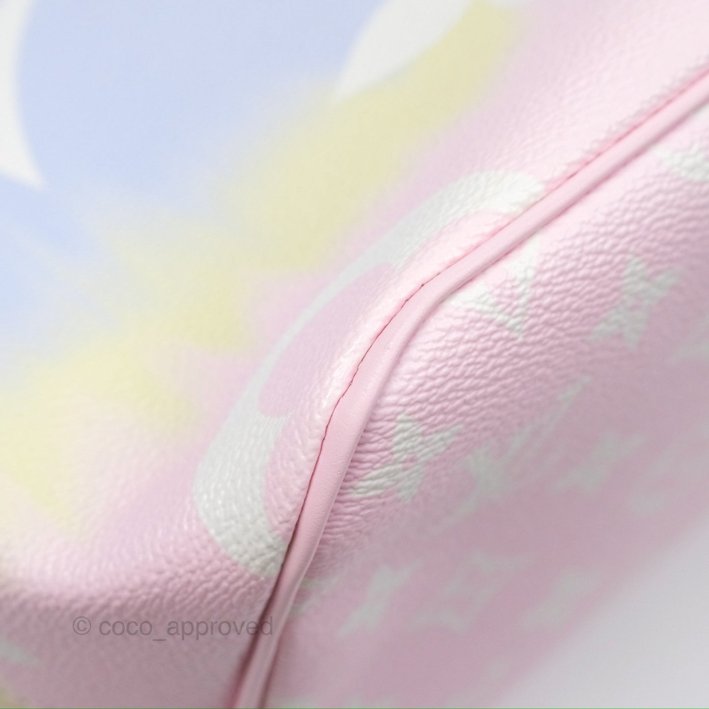 Louis Vuitton Escale Neverfull MM Pastel Monogram