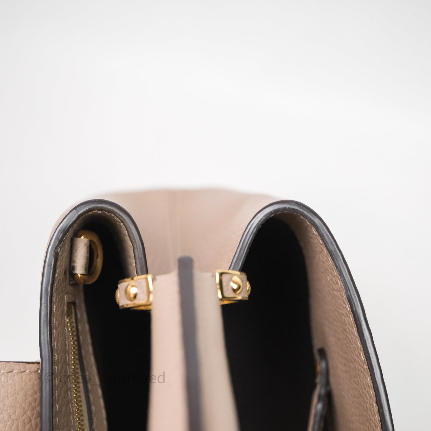 Louis Vuitton Taurillon Capucines BB Galet