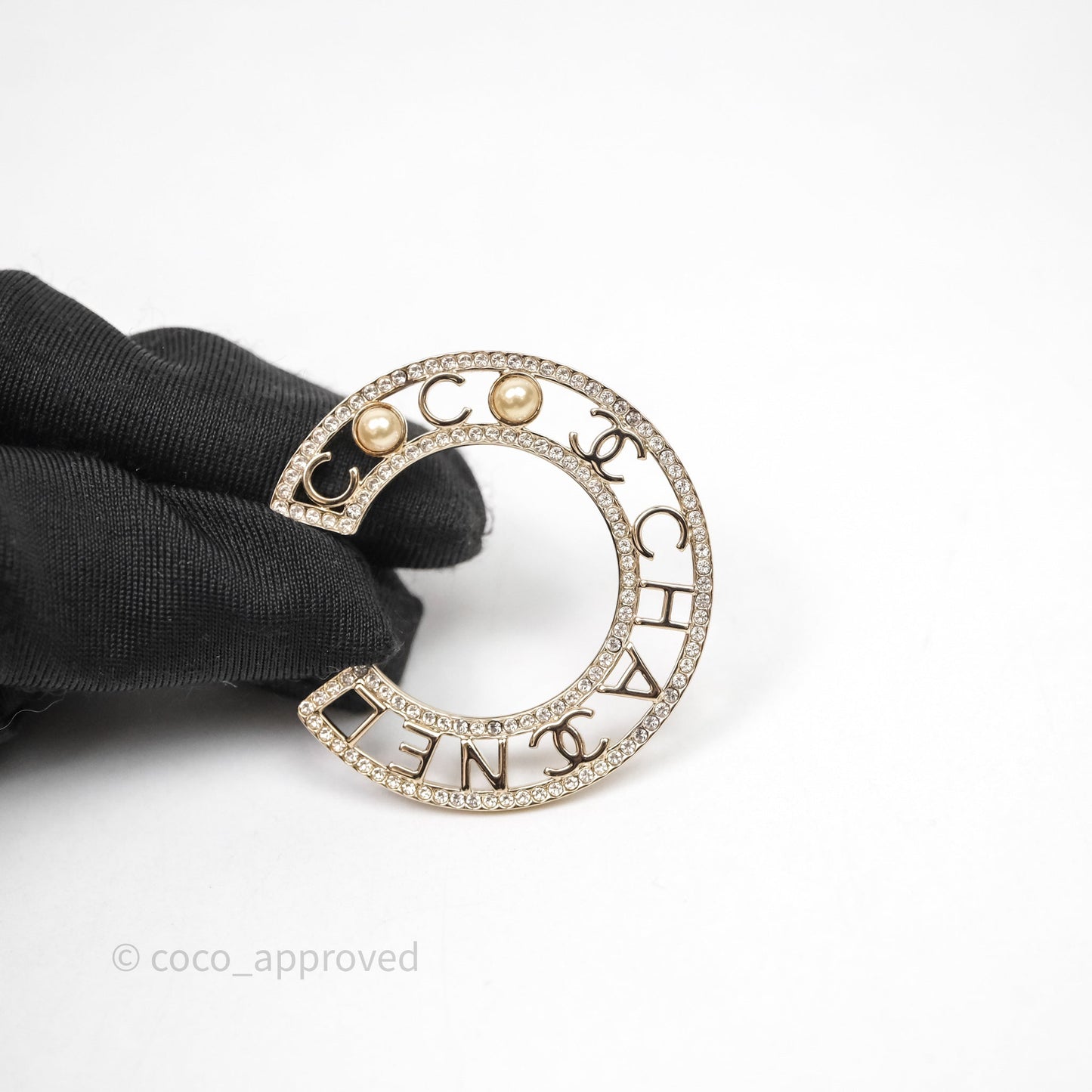Chanel Crystal Pearl Bow-tiful CC Hoop Earrings Gold Tone 20B