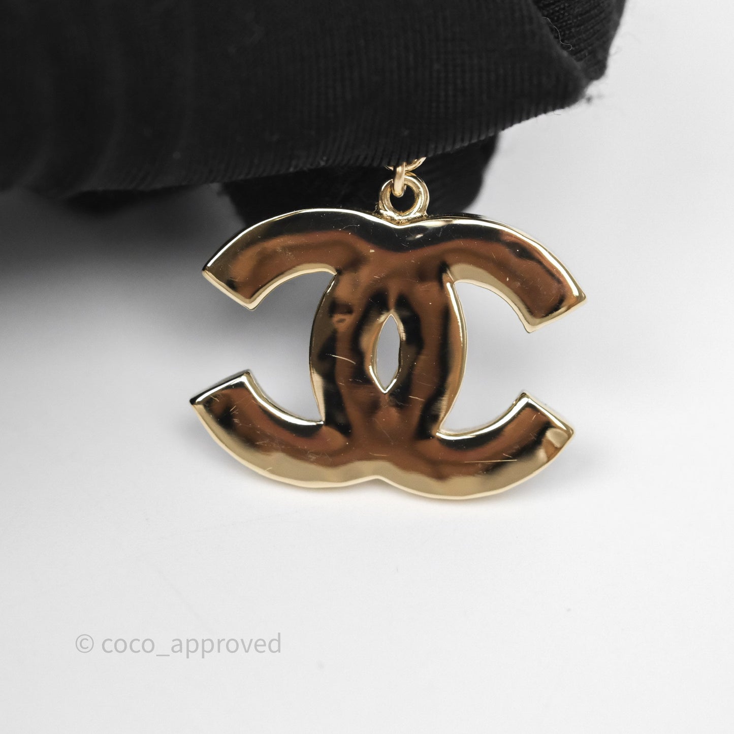 Chanel Round Pearl CC Black Resin Drop Earrings Gold Tone 22A