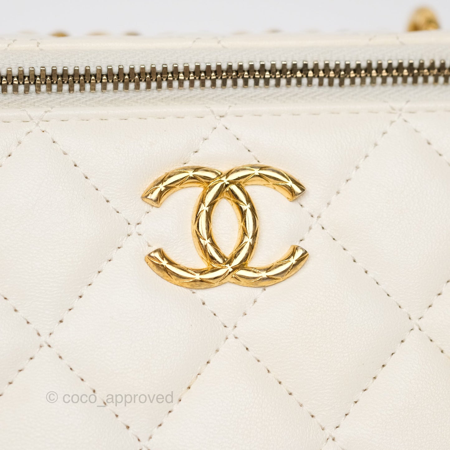 Chanel Vanity with Double Chain White Shiny Lambskin 23C