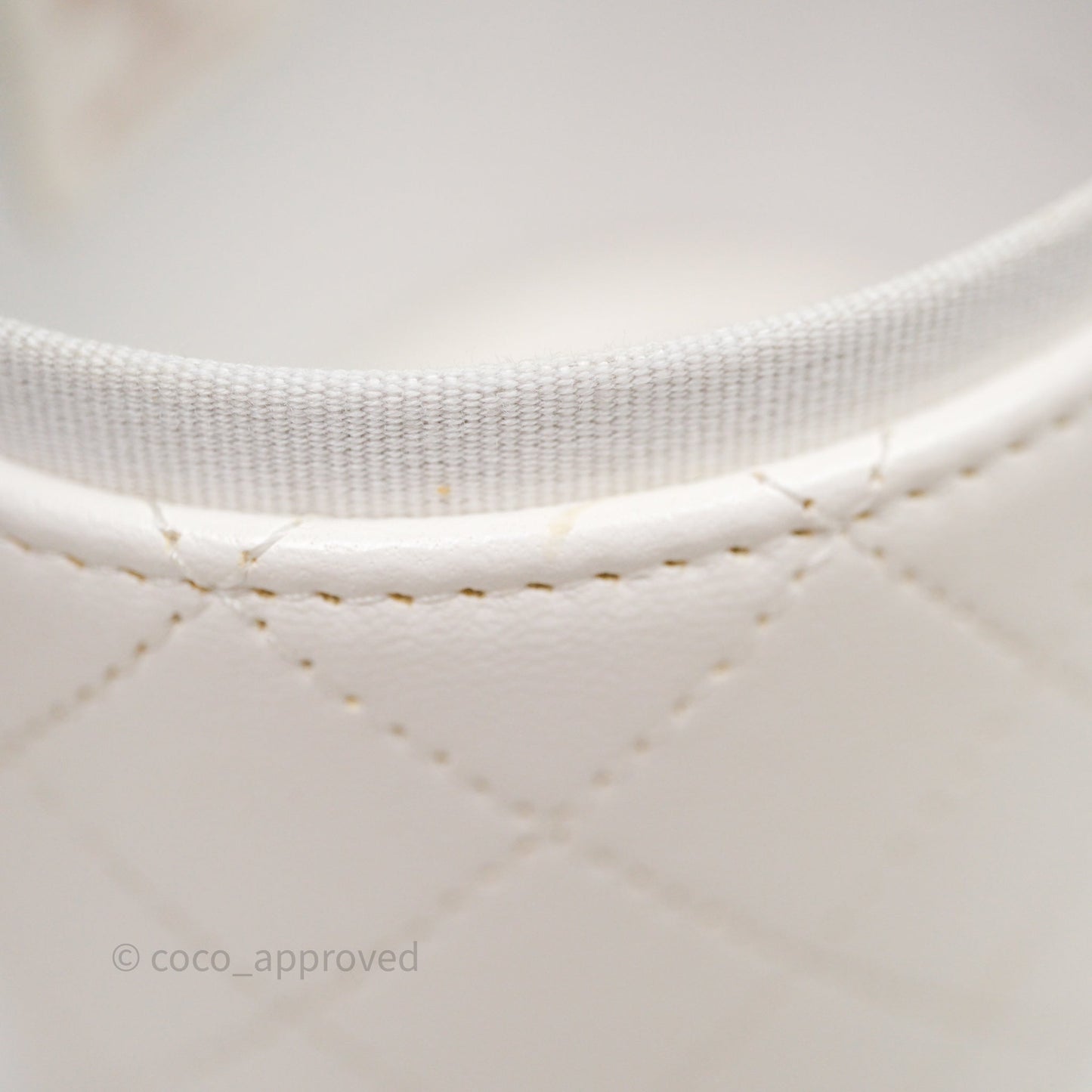 Chanel Quilted Round Vanity Clutch With Chain White Lambskin Gold Hardware