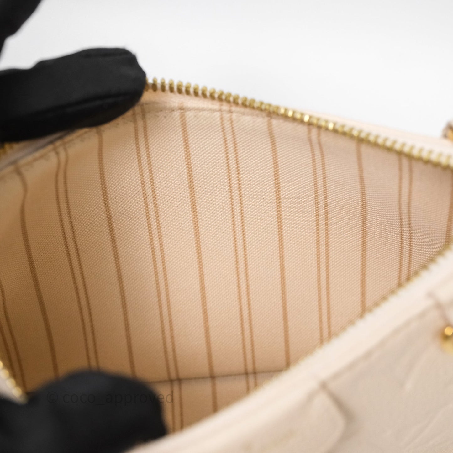 Louis Vuitton Easy Pouch On Strap Crème Monogram Empreinte Leather