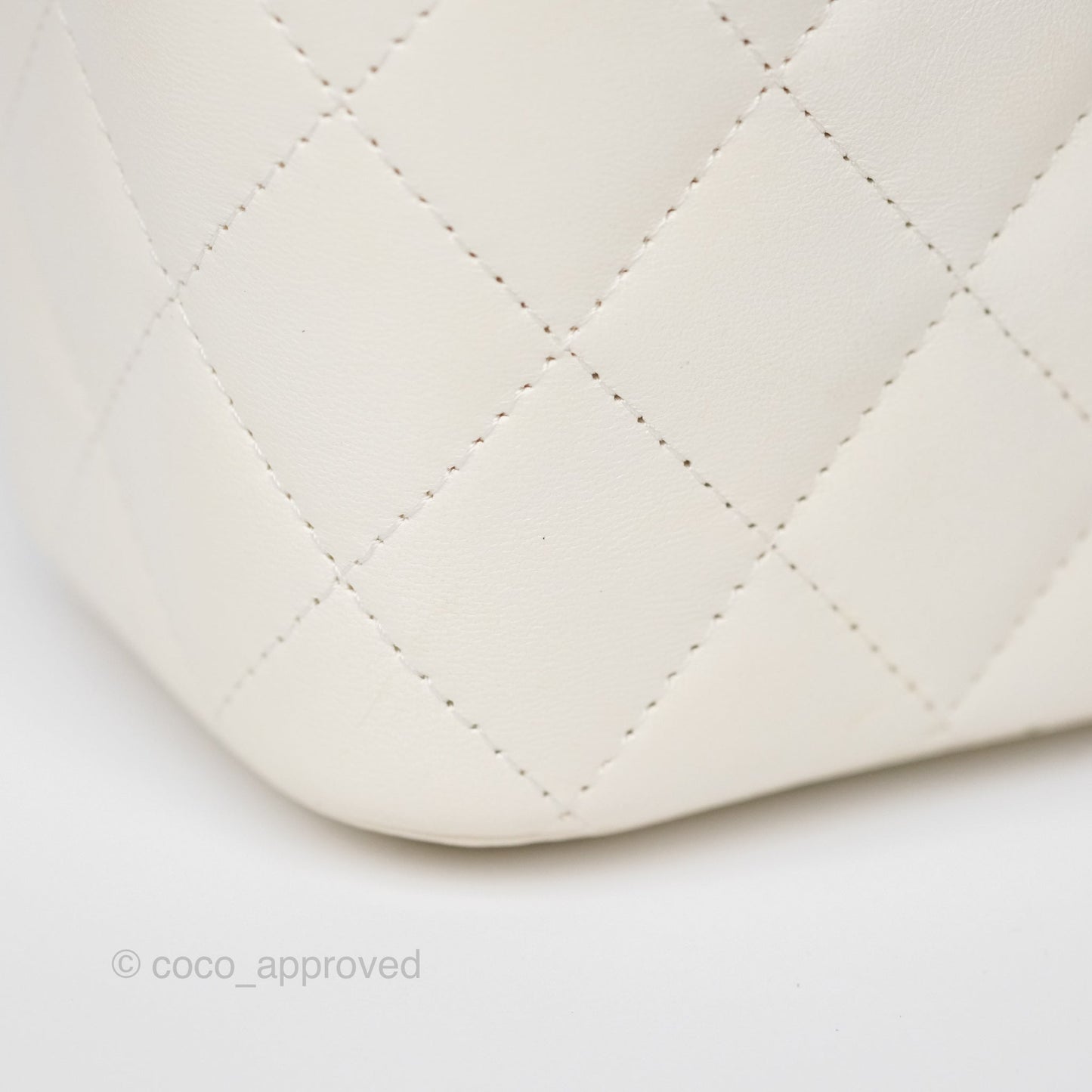 Chanel Vanity with Double Chain White Shiny Lambskin 23C