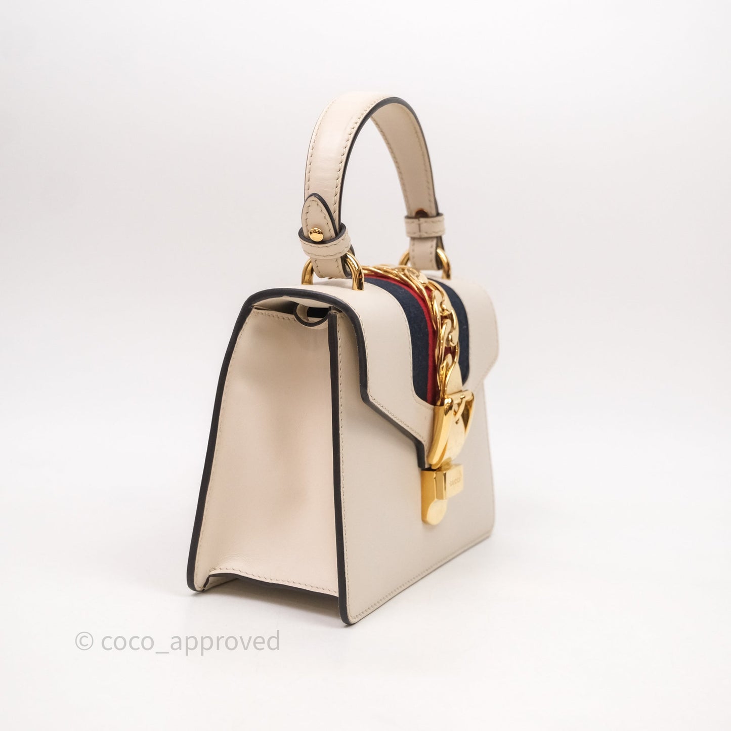 Gucci Mini Sylvie Top Handle White Calfskin Shoulder Bag⁣ ⁣⁣⁣⁣⁣⁣⁣⁣⁣⁣⁣⁣⁣⁣⁣⁣With Strap