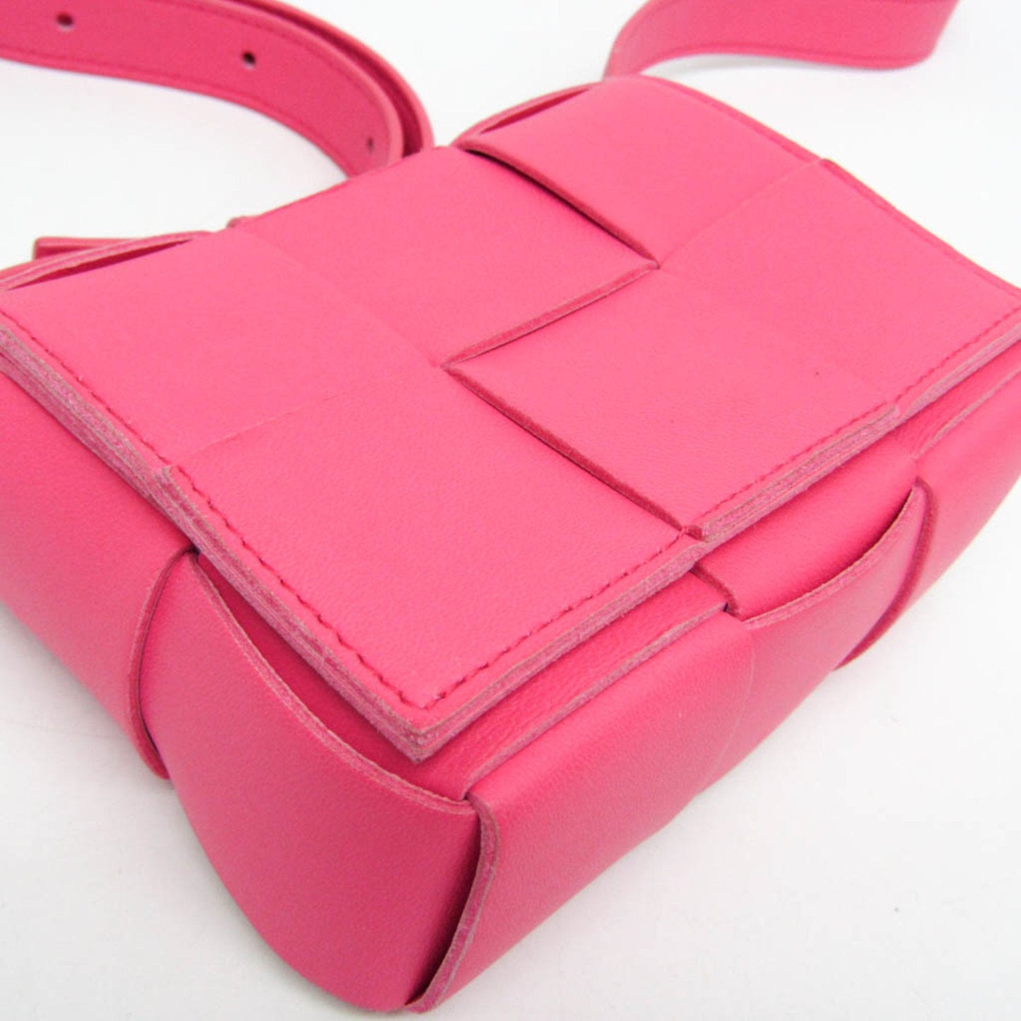 Luxury Bottega Veneta Cassette  Leather Shoulder Bag ()