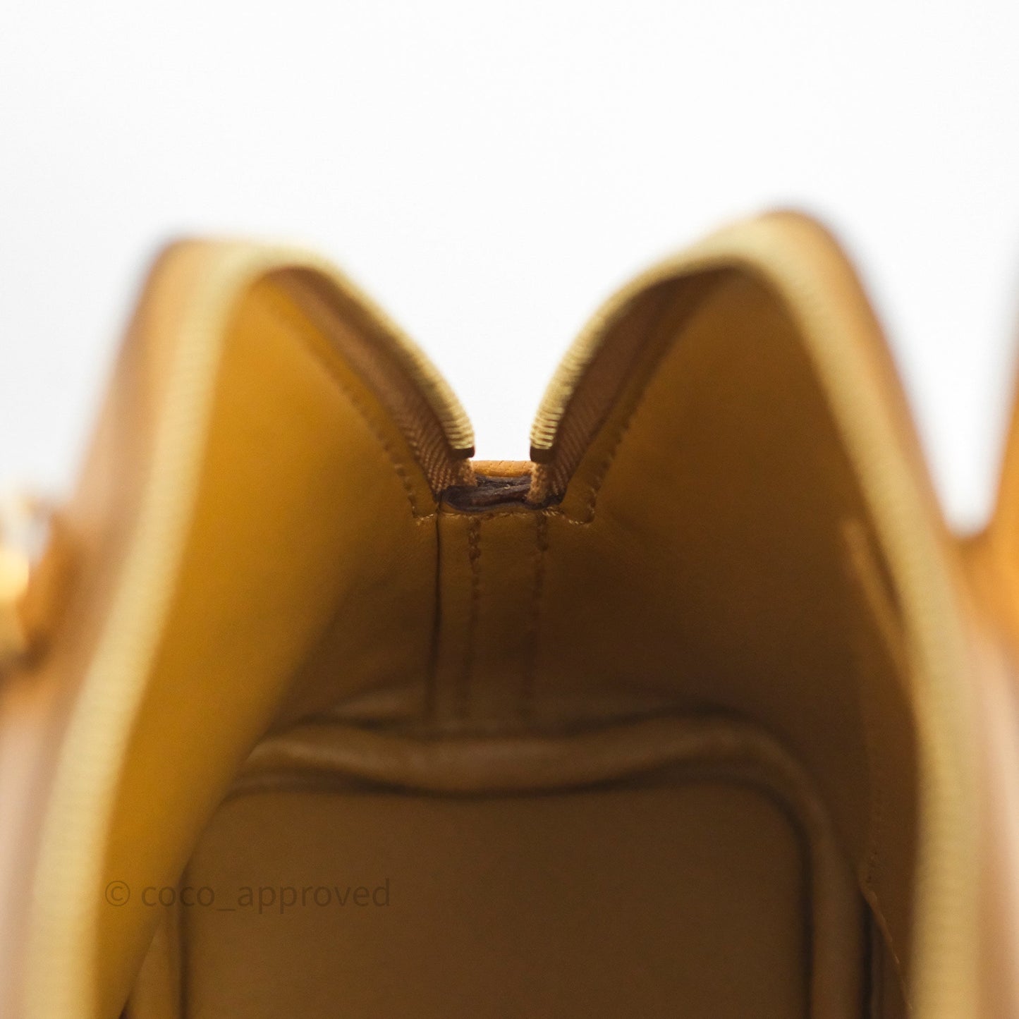 Hermès Bolide Mini 1923 Caramel 28 Chevre Mysore Strap Ficelle/Black Gold Hardware