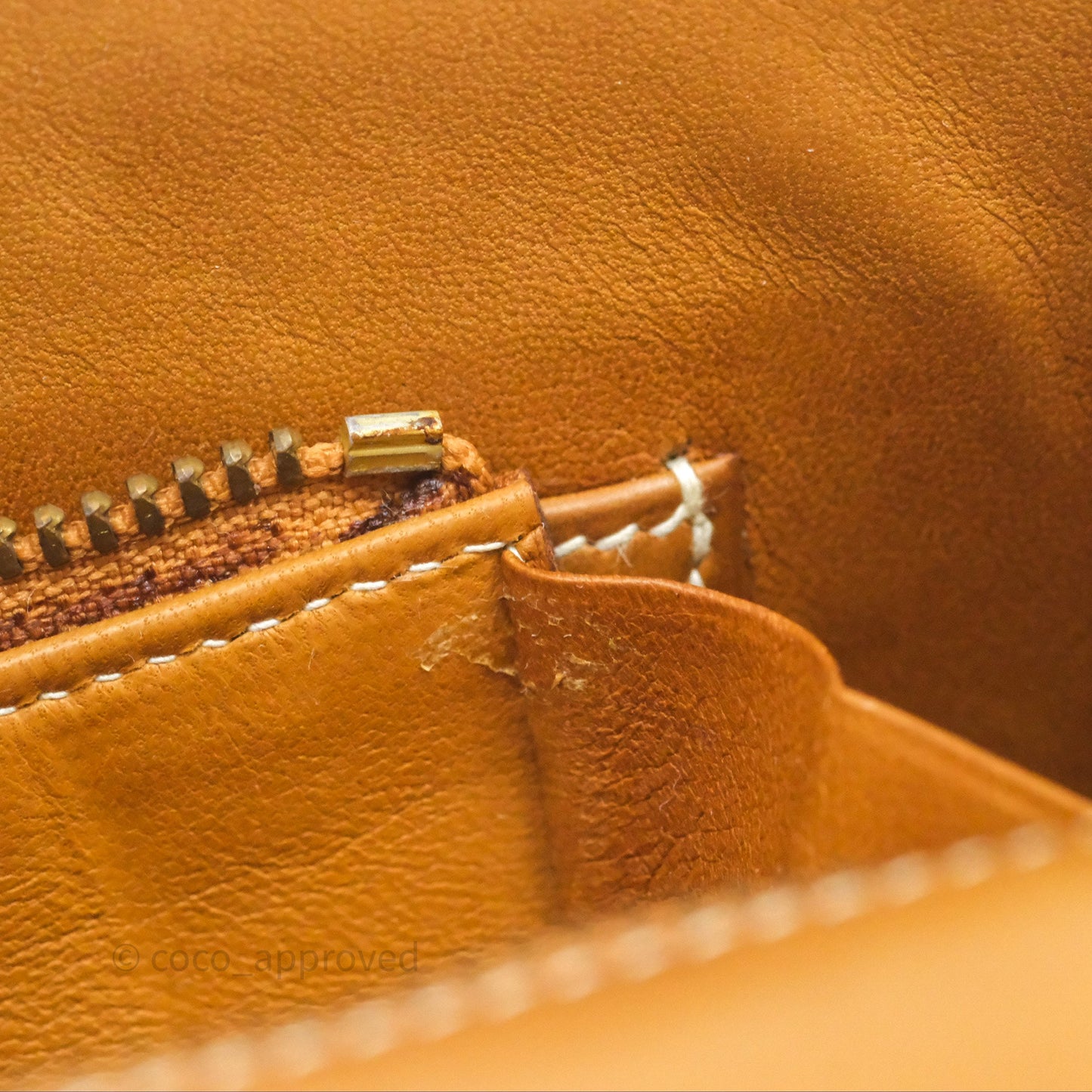 Hermès Vintage Lydie Gold Bag Gold Hardware