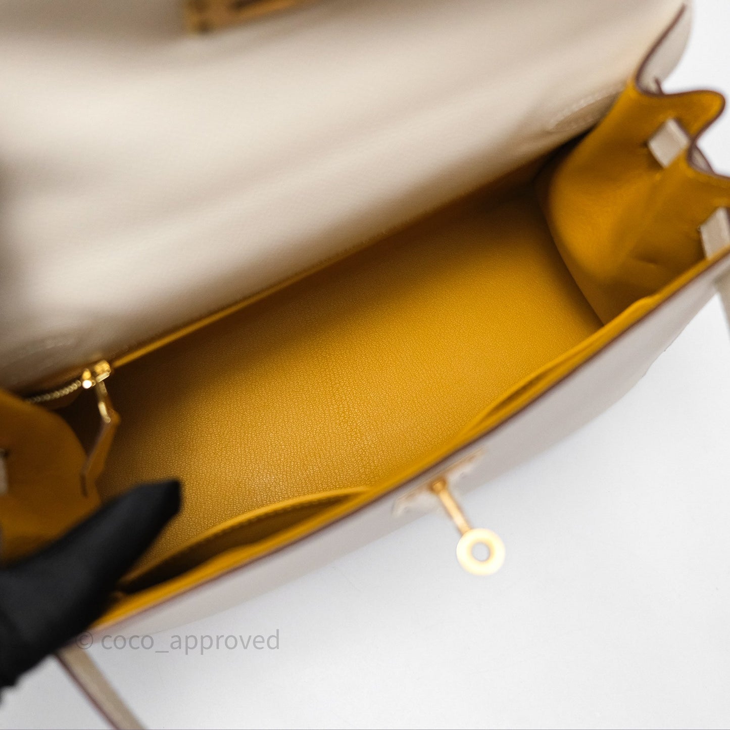 Hermès HSS Sellier Kelly 28 Craie 10 / Amber 9D Epsom Brushed Gold Hardware