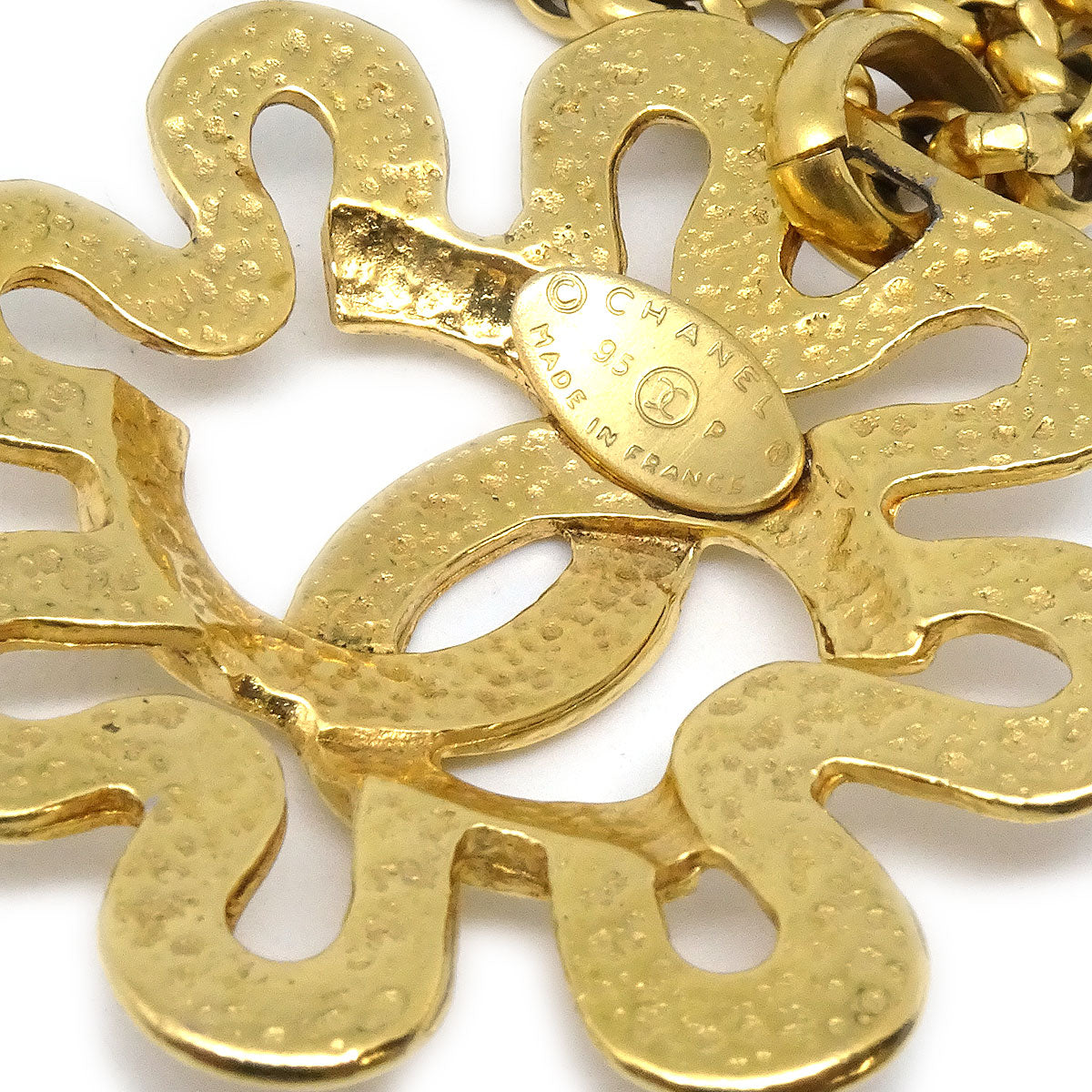 Luxury Chanel 1995 Squiggle Border Pendant Necklace 95P