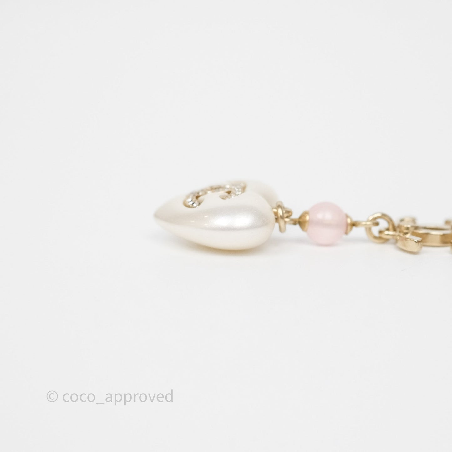 Chanel CC Pink Bead Heart Pearl Crystal CC Drop Earrings Gold Tone 21B