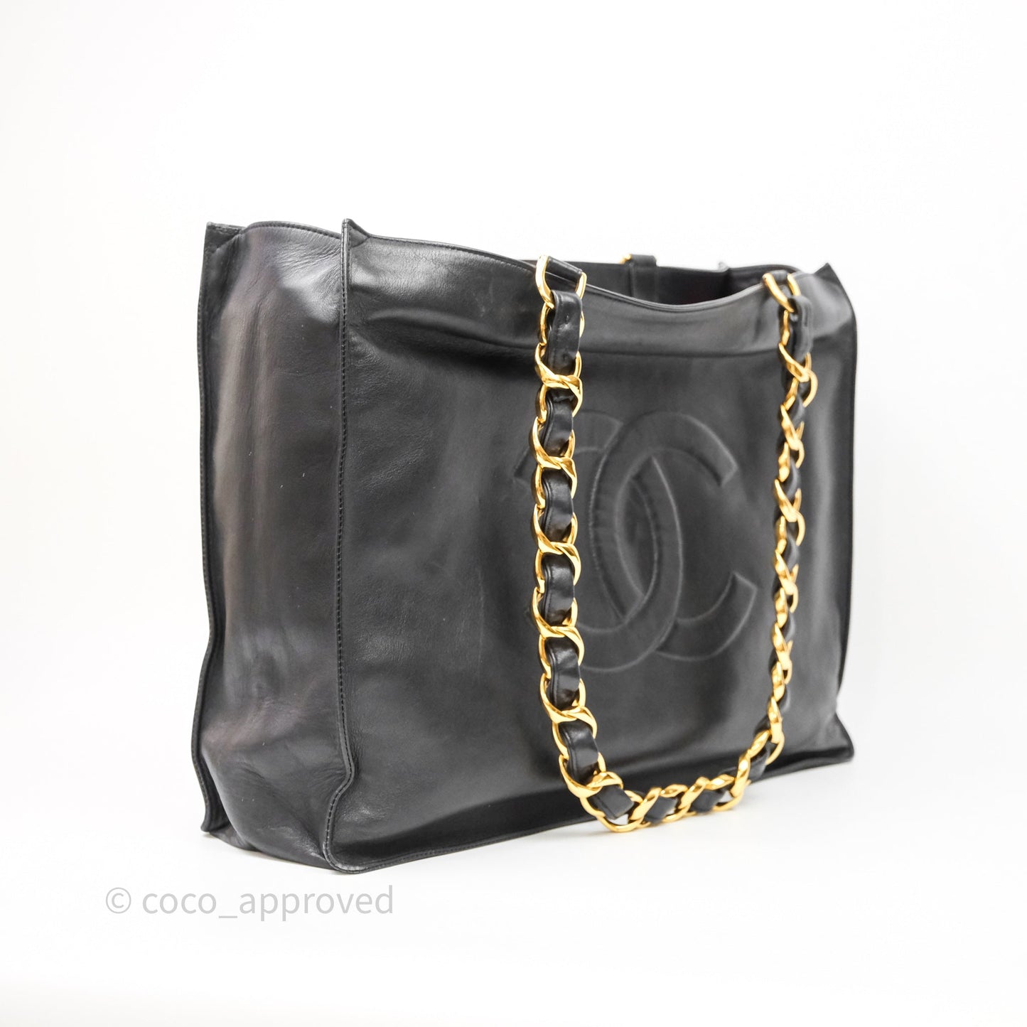 Chanel Vintage Shoulder Bag Black Calfskin Gold Hardware
