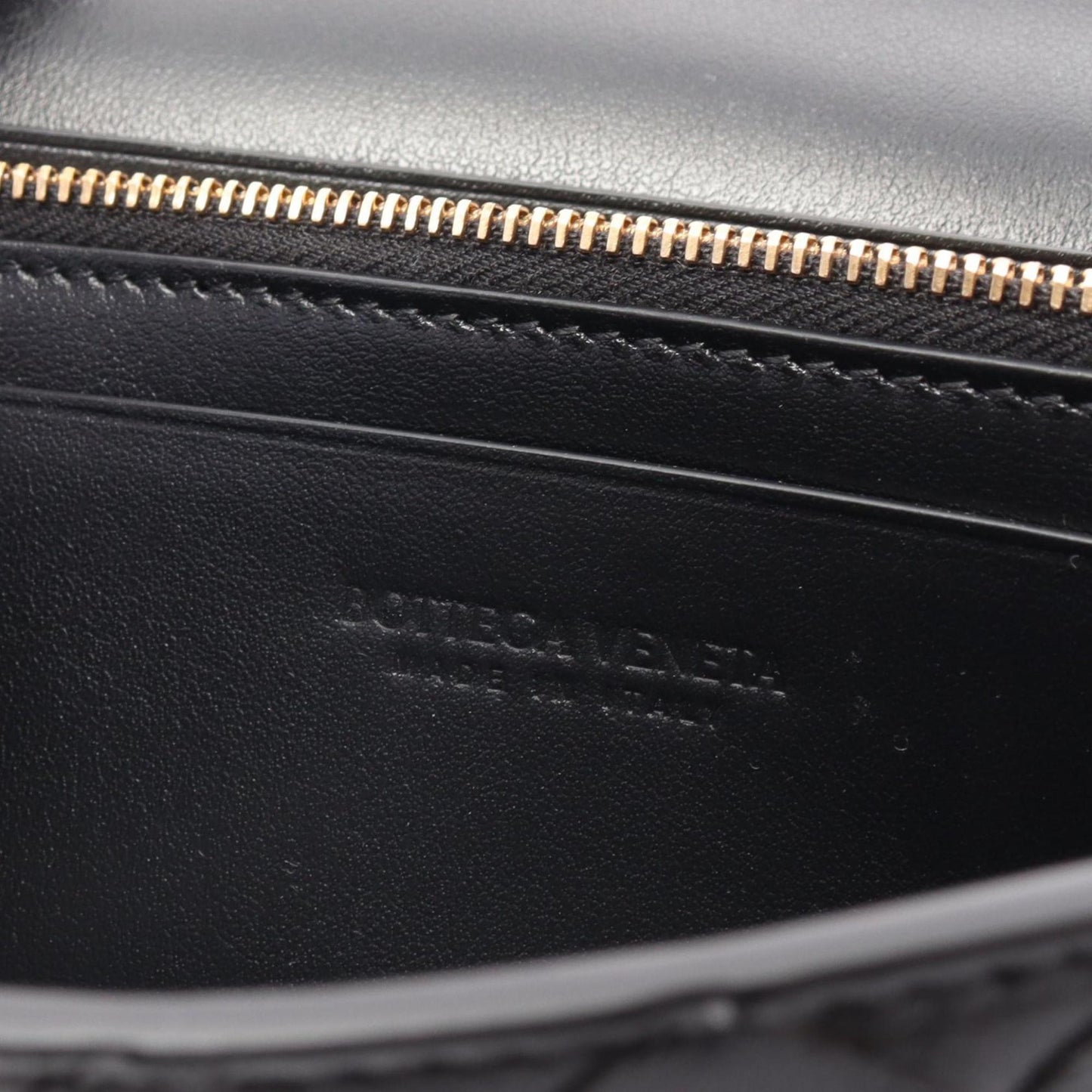 Luxury Bottega Veneta  Leather Long Wallet (Bi-Fold)