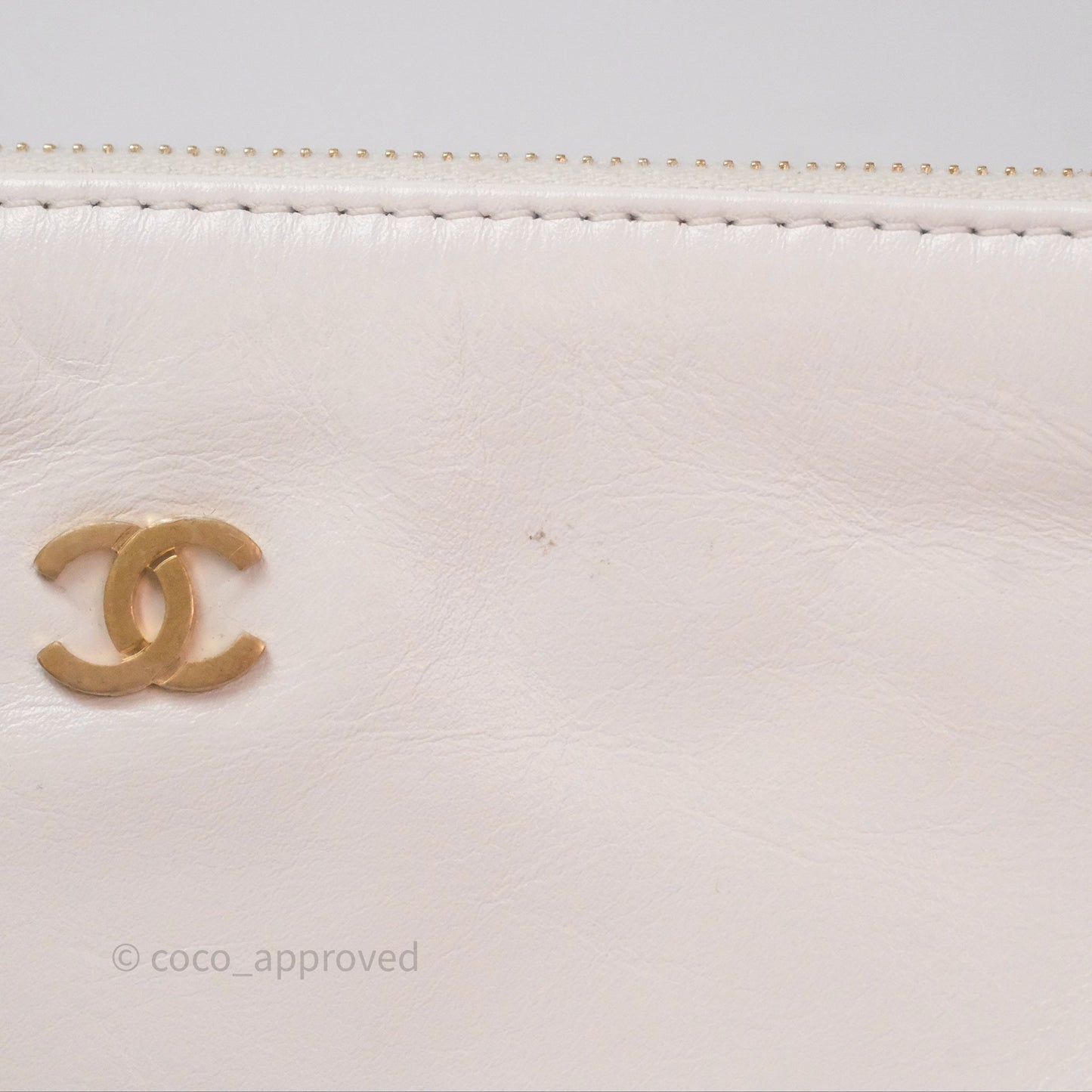 Chanel 22 Small White Shiny Calfskin Aged Gold Hardware