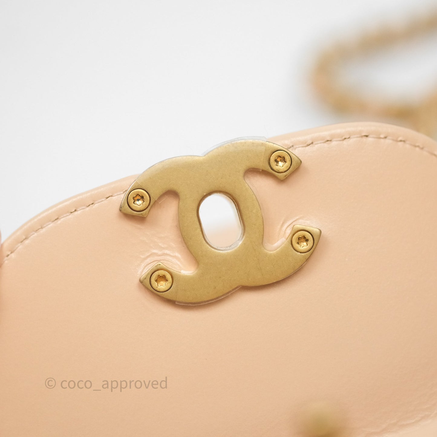 Chanel Kelly Bag Quilted Light Beige Shiny Crumpled Calfskin Aged Gold Hardware