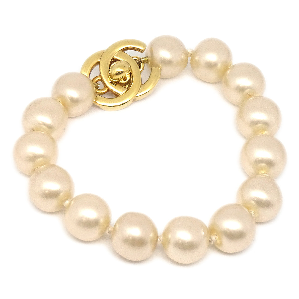 Luxury Chanel Turnlock Bracelet 96P Artificial Pearl