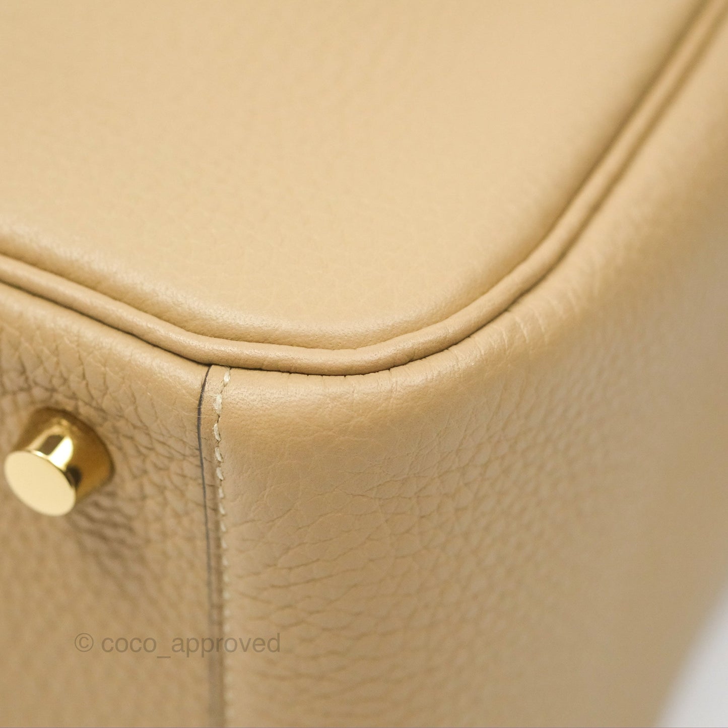 Hermès Lindy 26 Trench Clemence Gold Hardware