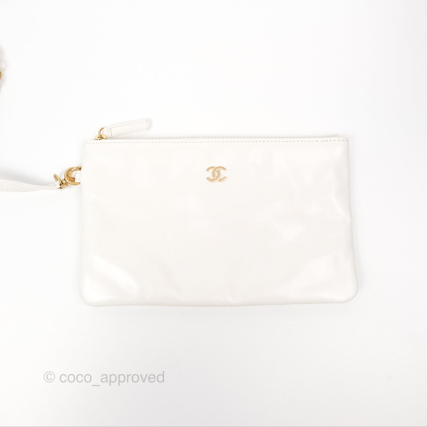 Chanel 22 Small White Shiny Calfskin Aged Gold Hardware