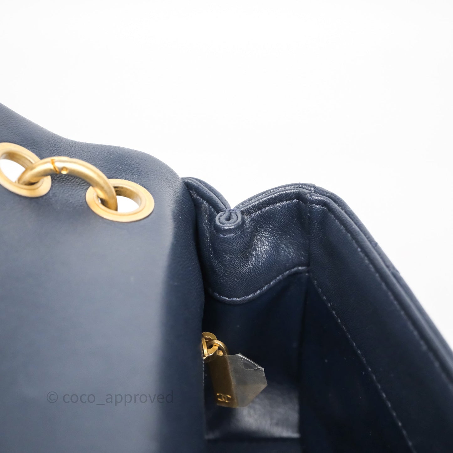 Chanel Quilted Entwined Chain Bag Navy Lambskin Aged Gold Hardware 21P