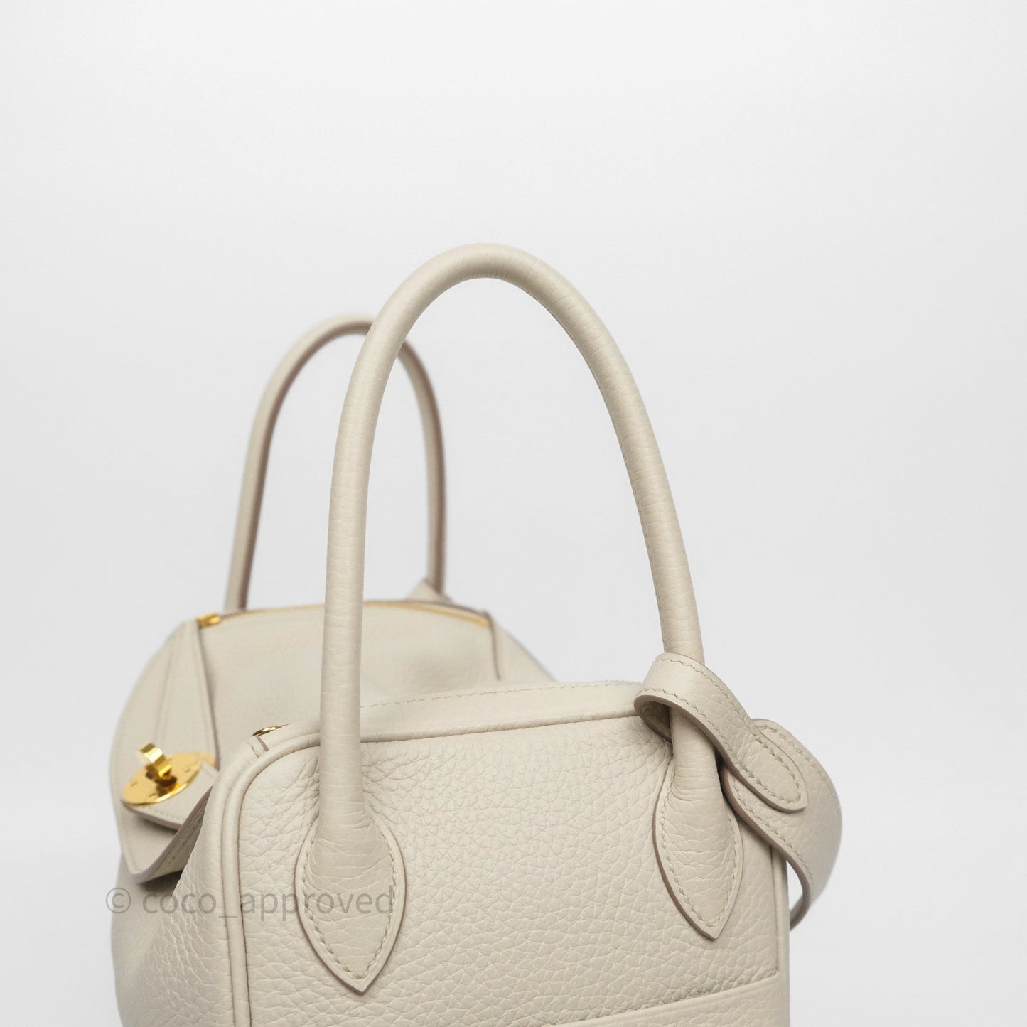 Hermès Lindy 26 Beton 8L Clemence Gold Hardware