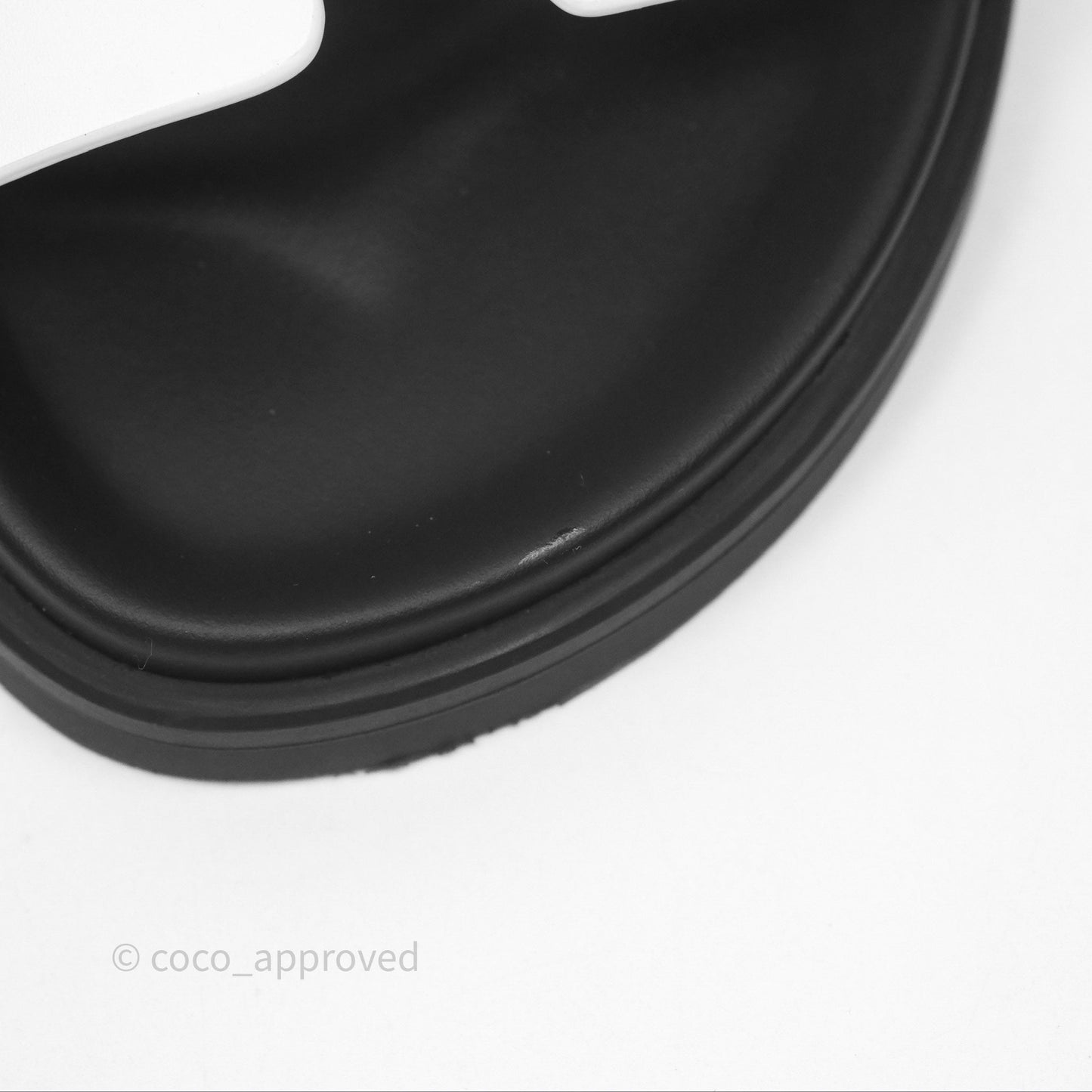 Hermès Chypre Sandal Calfskin Black/White Size 36